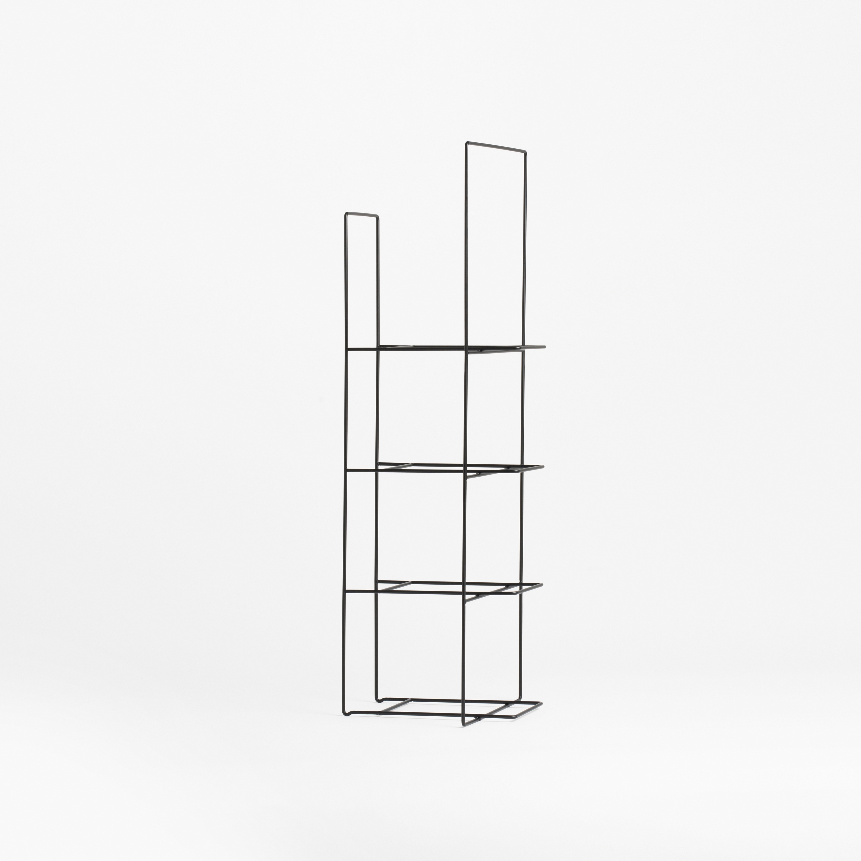 Afficher le produit Rewire Magazine Rack Big Black du fabricant tre product