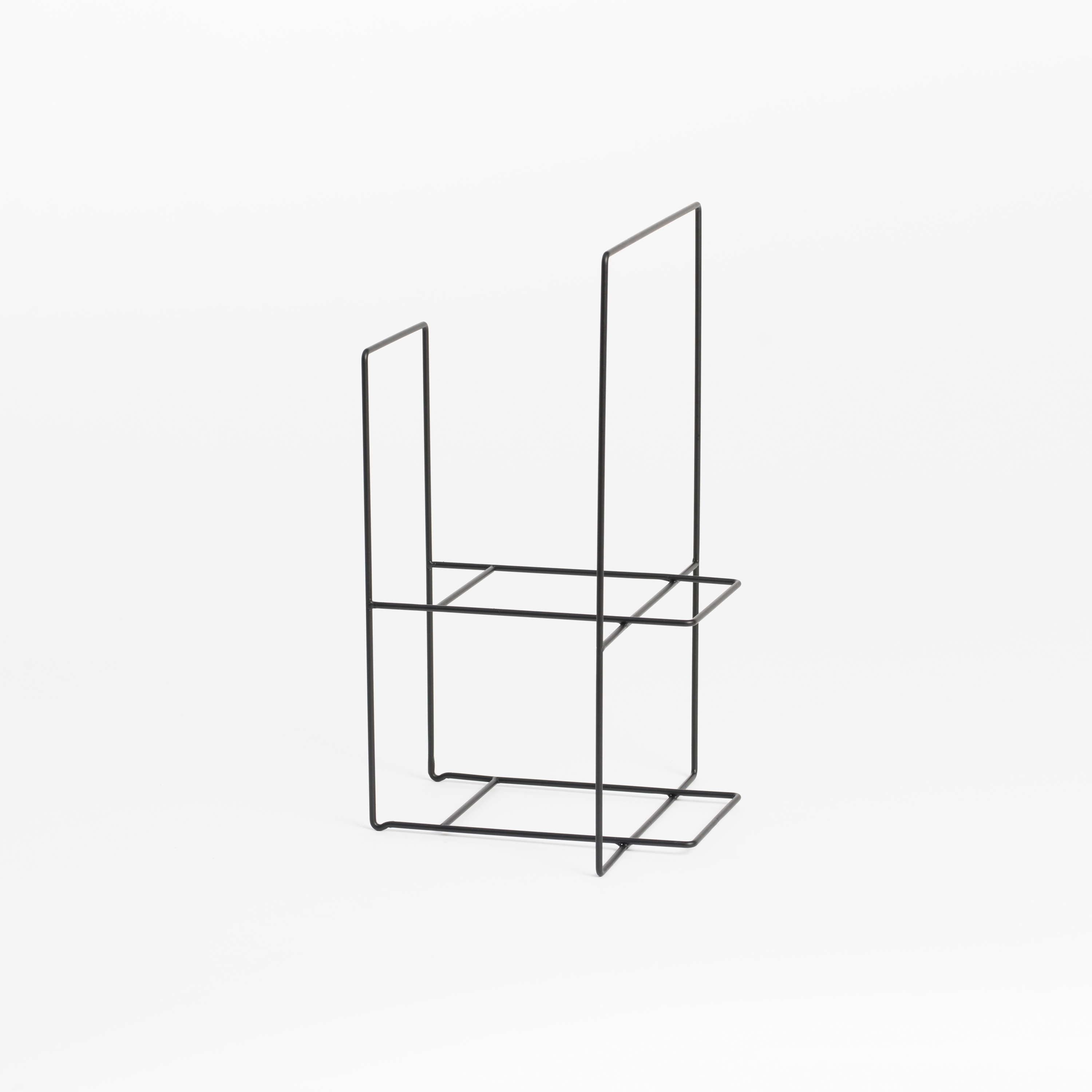 Afficher le produit Rewire Magazine Rack Medium Black du fabricant tre product