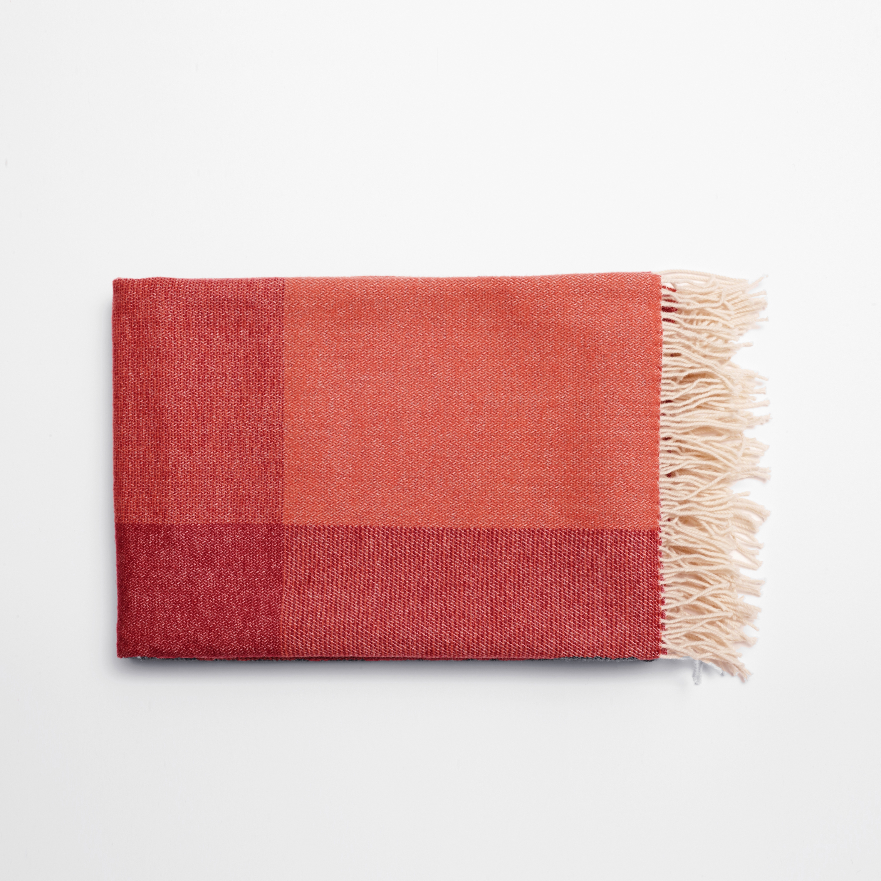 Blend Throw Red/White