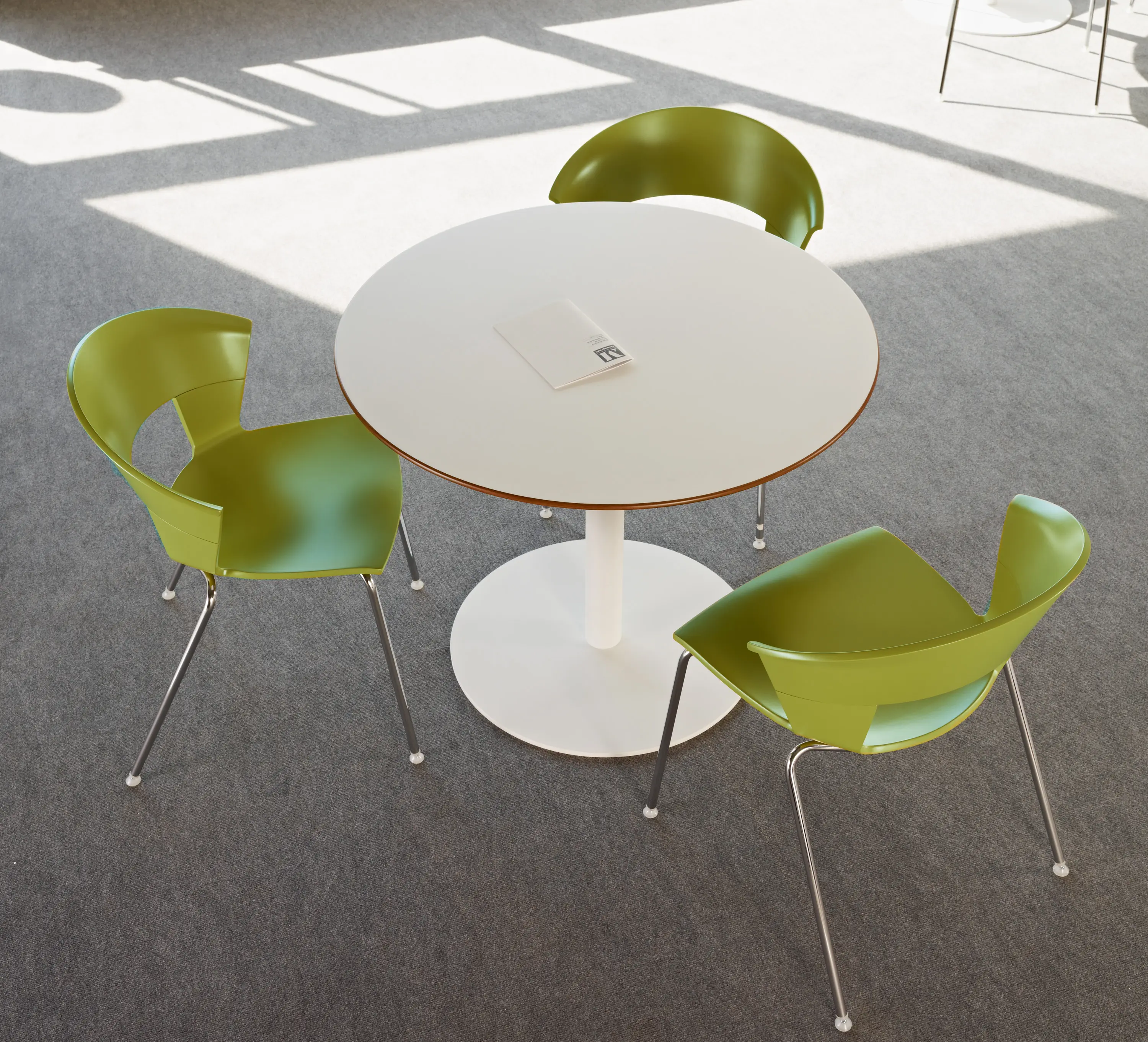 Guialmi - Nature Table