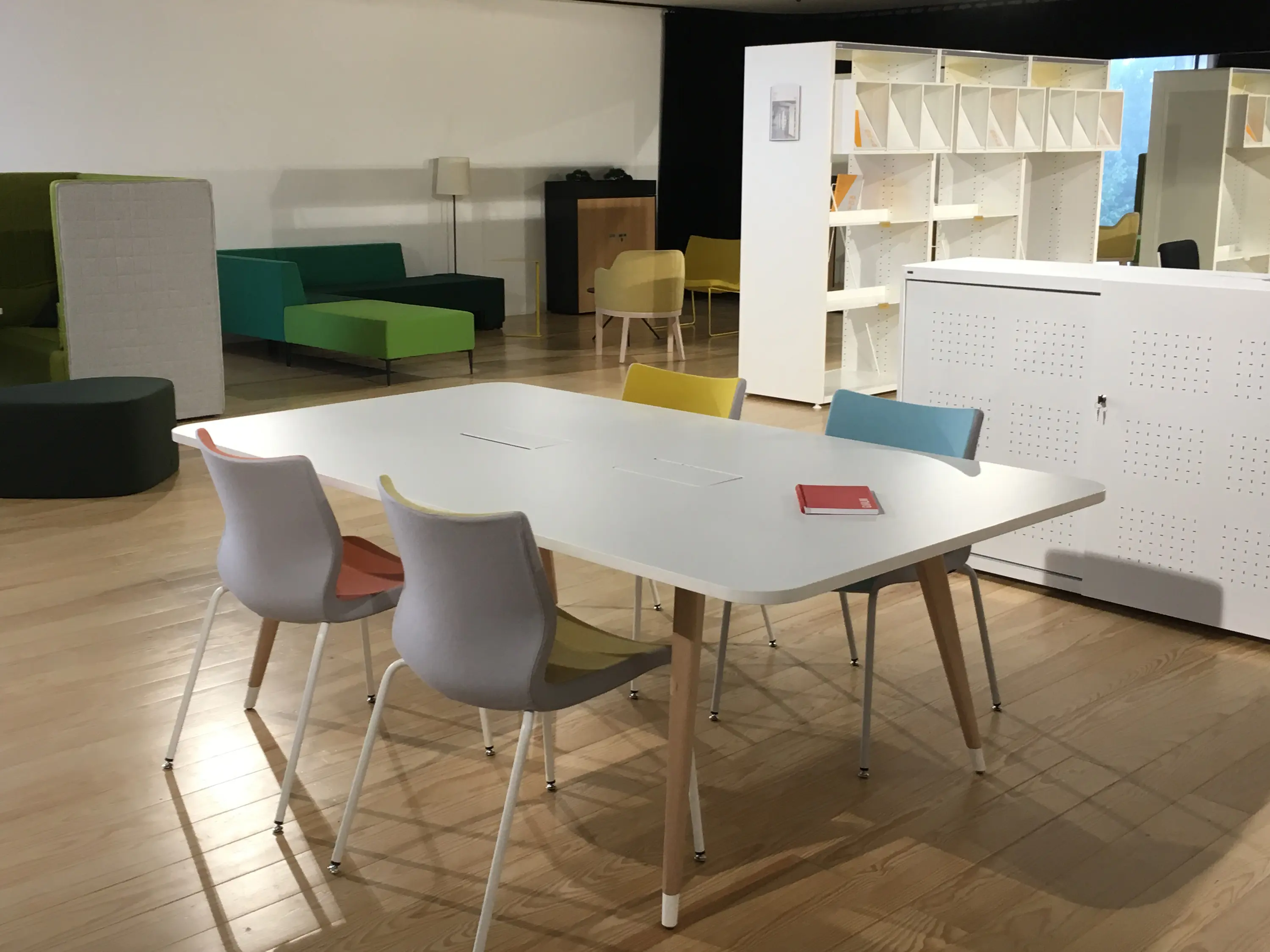 Guialmi - Cooper Table