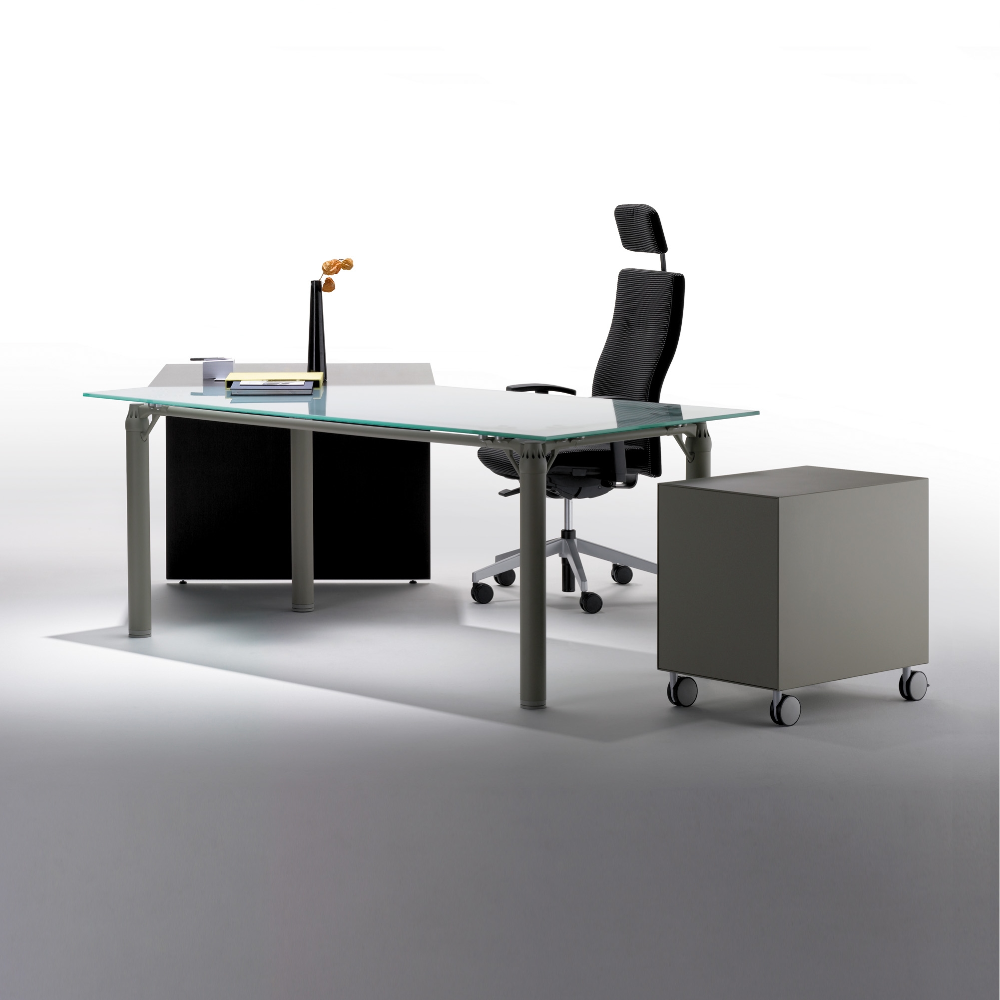 Display product Layer Operative Desking System from manufacturer Guialmi
