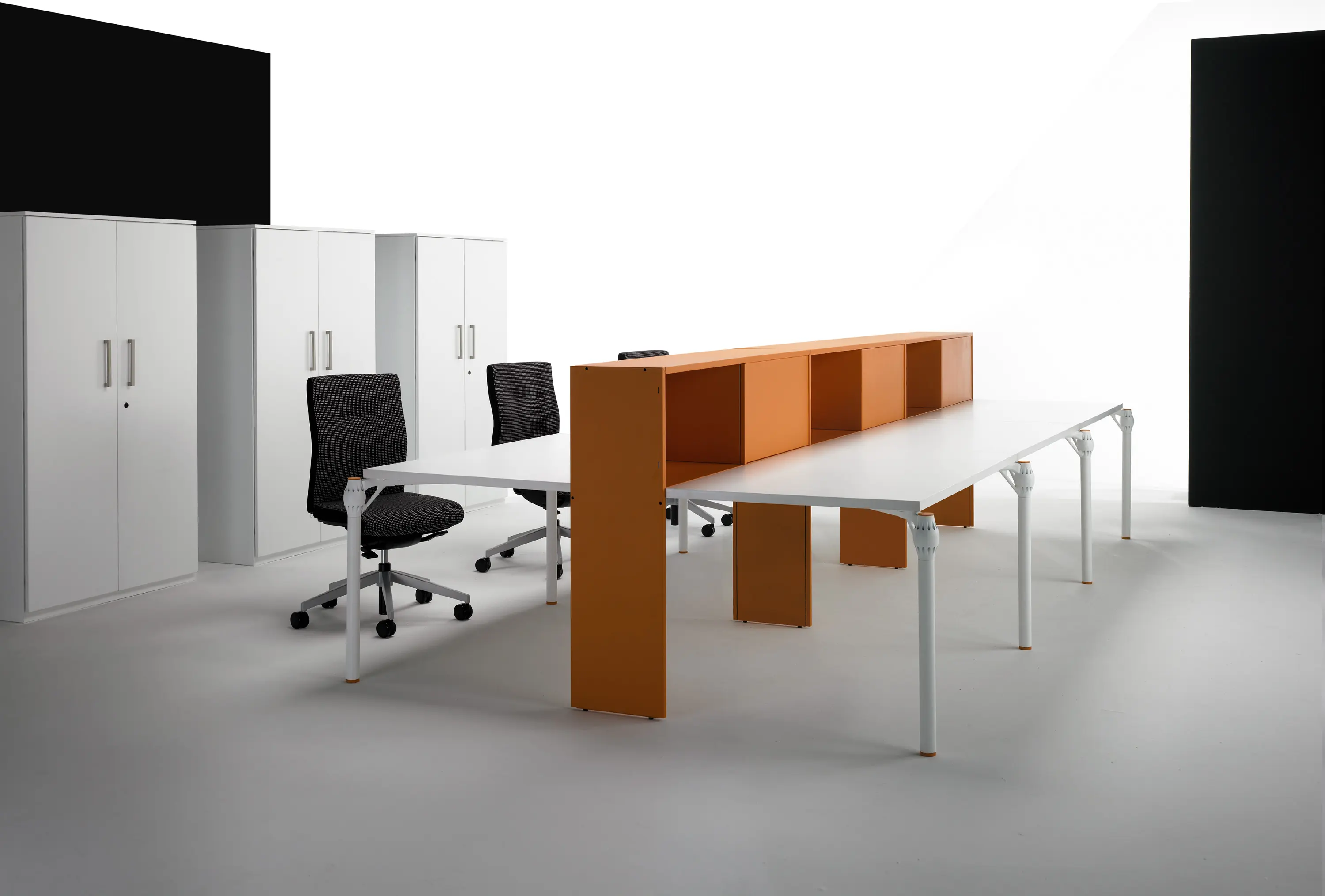 Guialmi - Layer Operative Desking System