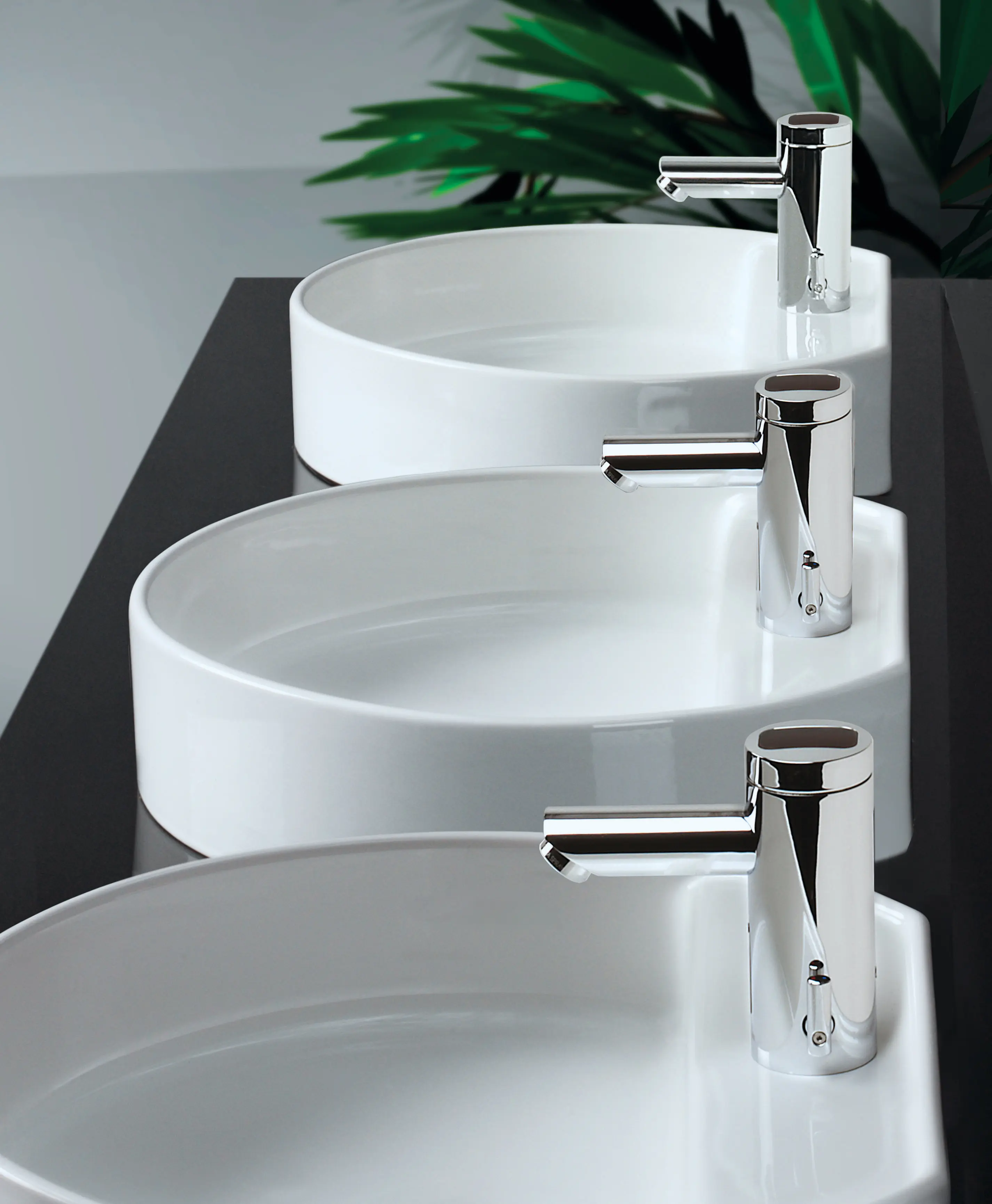 CONTI+ - lino concealed wall-mounted faucet WV10, with IR-Sensor, with mixing, chrome - battery | VARIOconnect