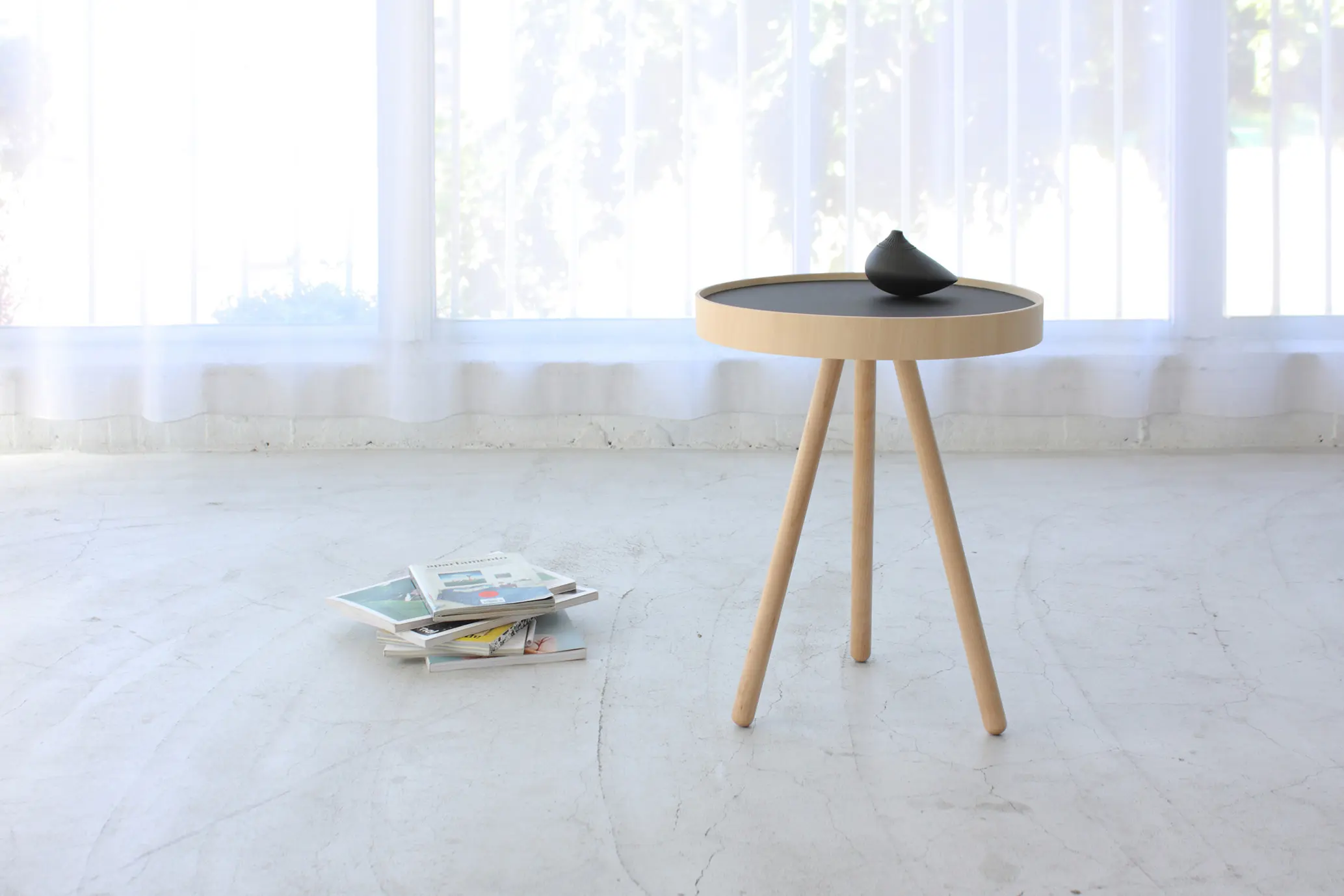 Moheim - By Tray Table