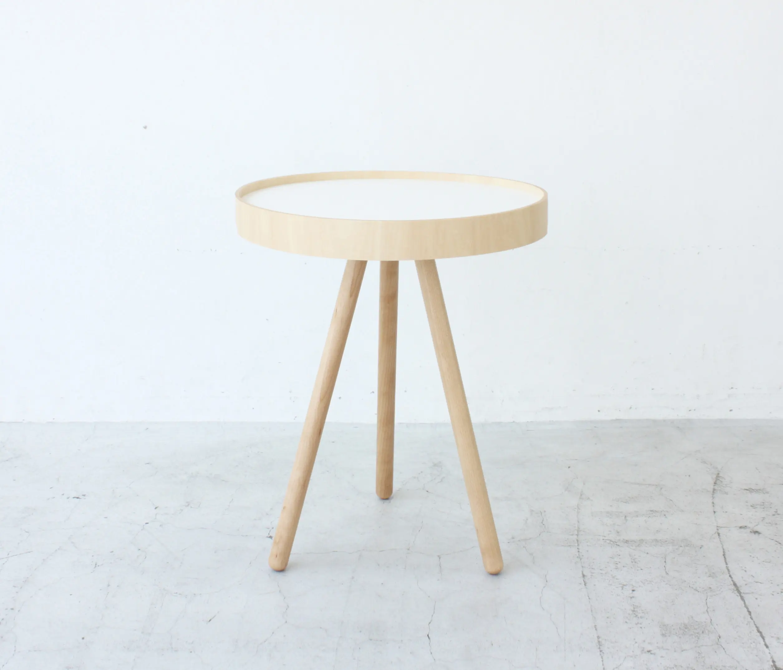 Moheim - By Tray Table