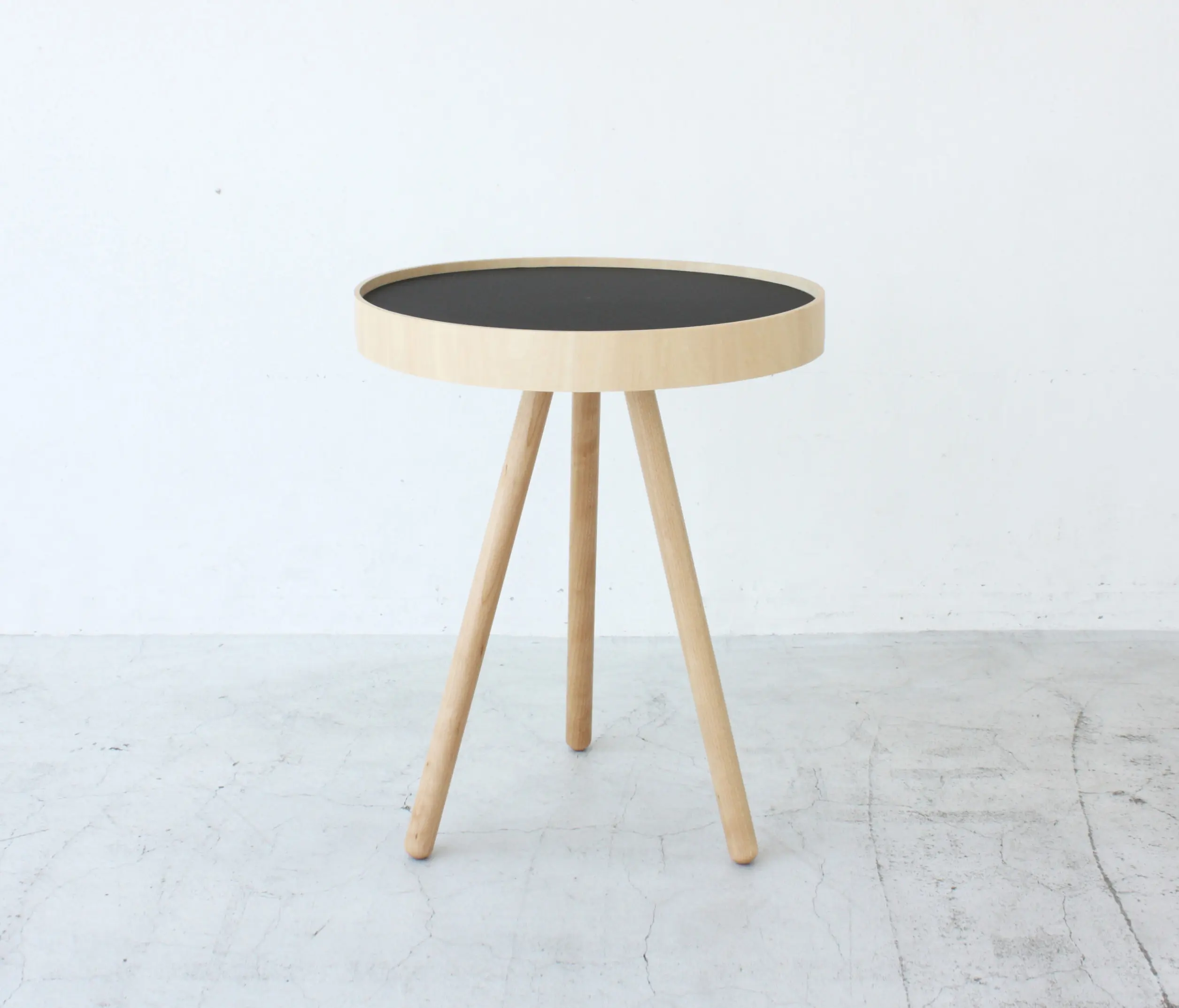 Moheim - By Tray Table
