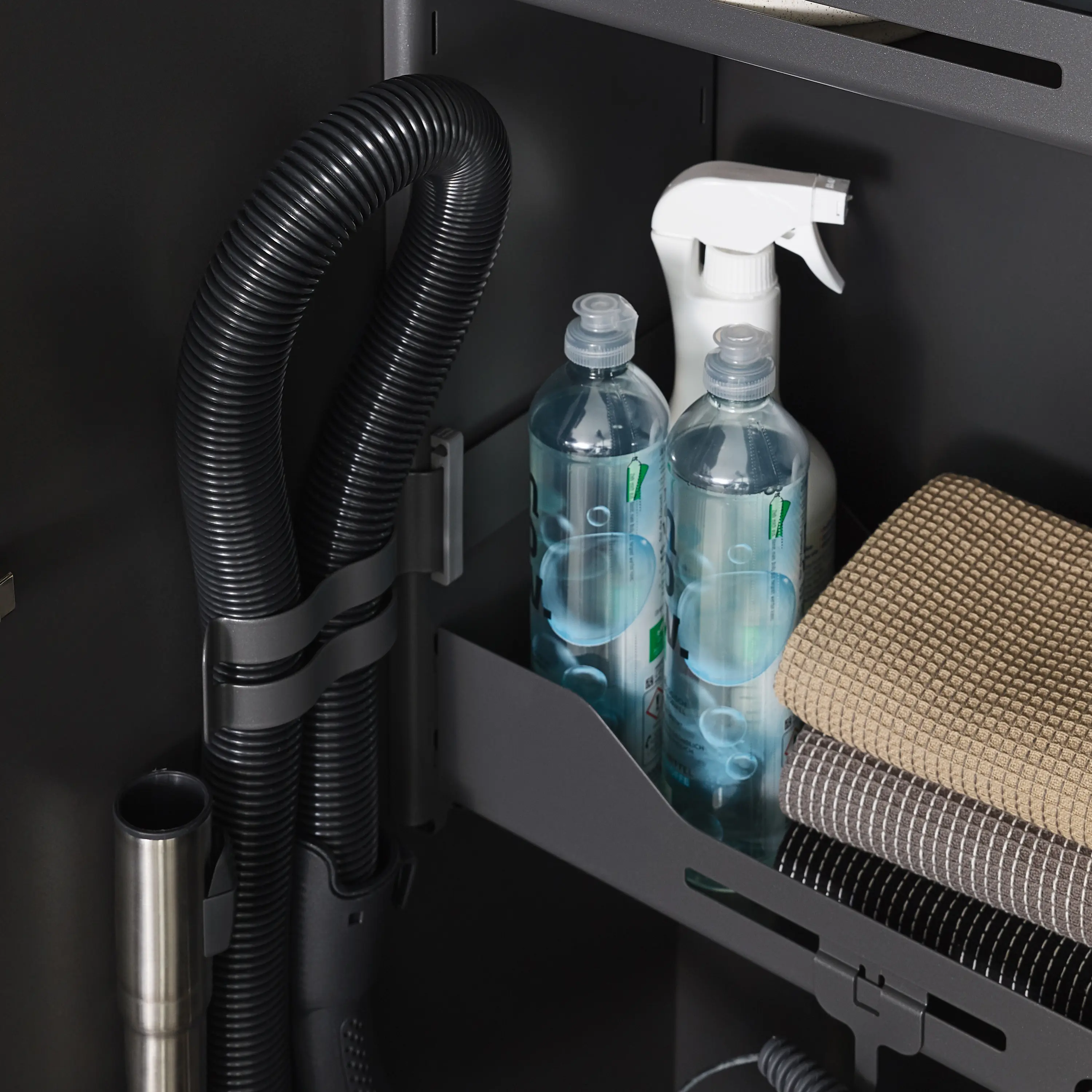 peka-system - Sesam Standard Cleaning Cupboard Shelving System