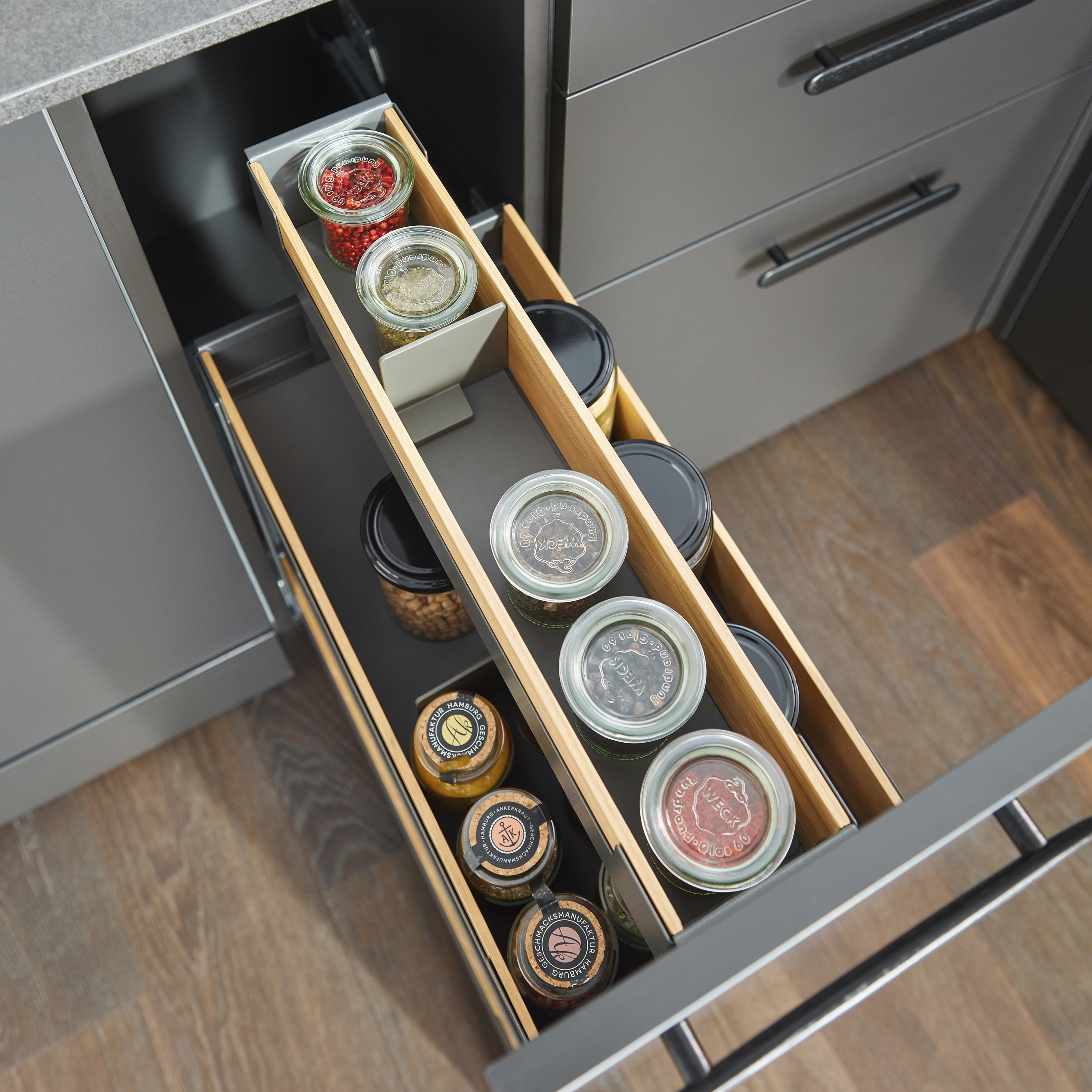 Display product Pinello Cargo Base Unit Pull-Out from manufacturer peka-system