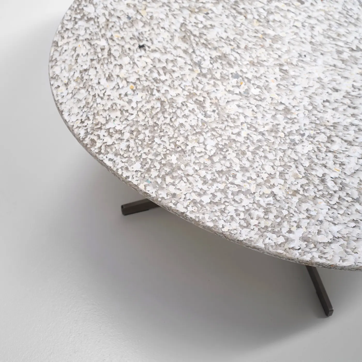 ecoBirdy - Frost Table | H74 Glacier Top