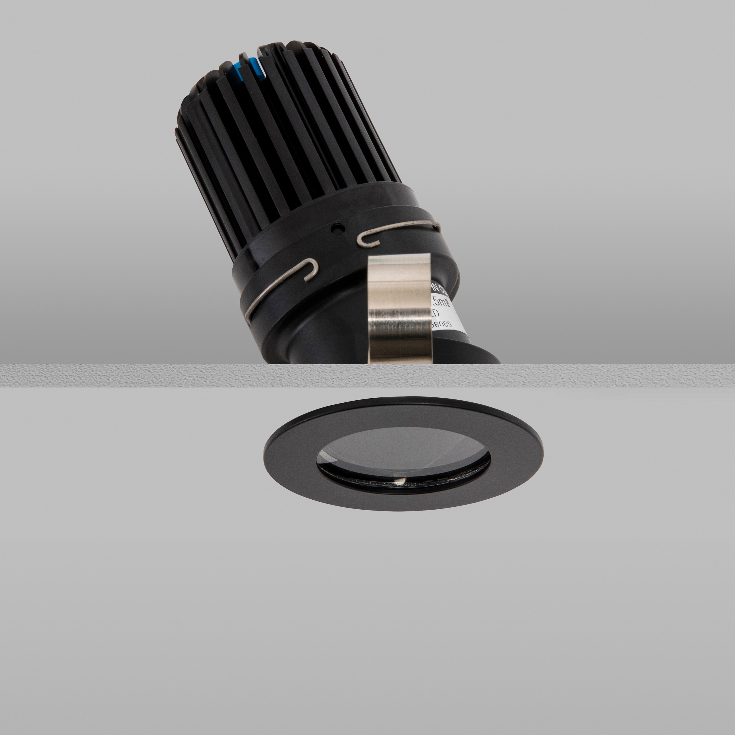 Produkt Aquabeam 50+ Black Medium 3000K des Herstellers John Cullen Lighting anzeigen