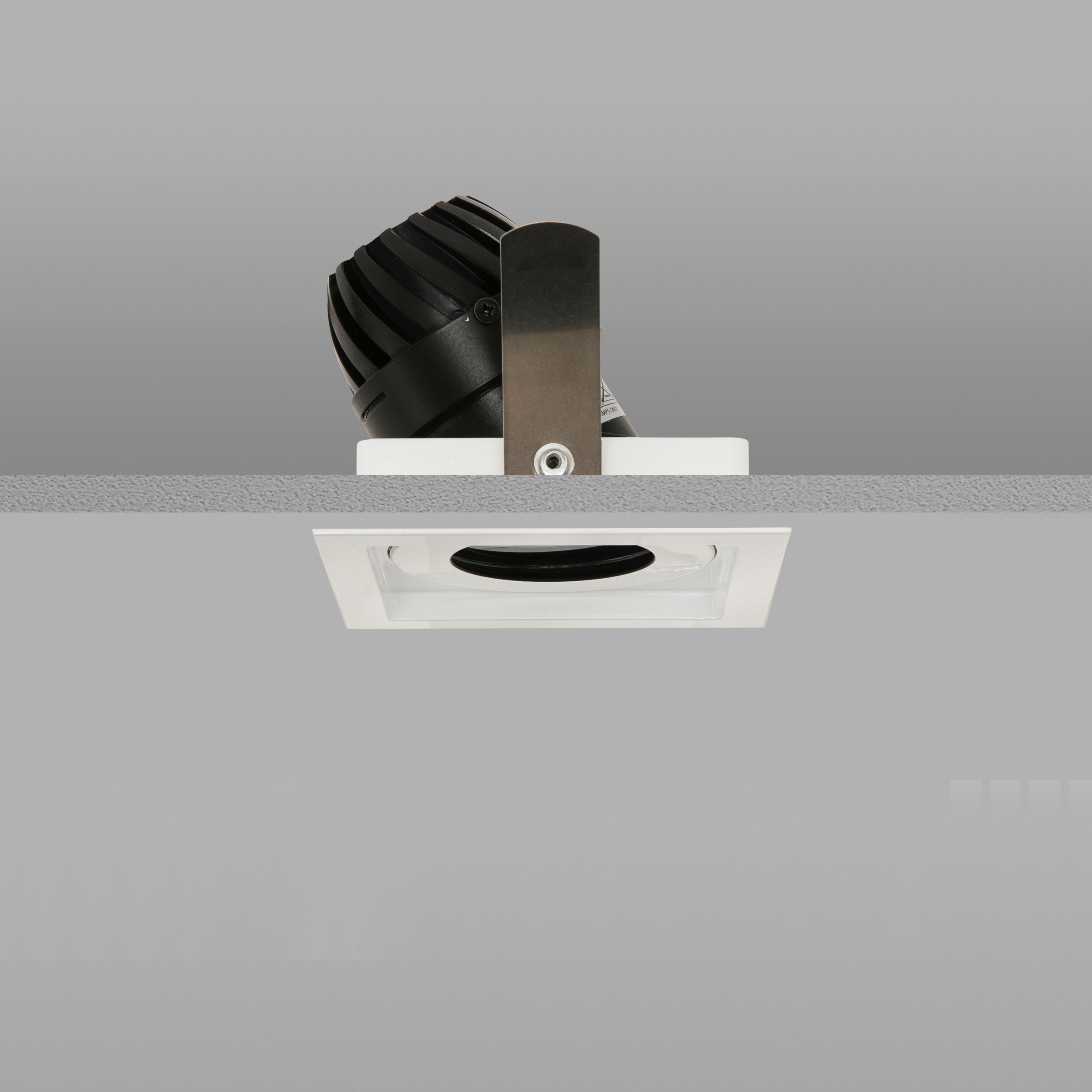 Vertoon produk AquaSquare Trim 50 RAL Match Medium 2700K van vervaardiger John Cullen Lighting