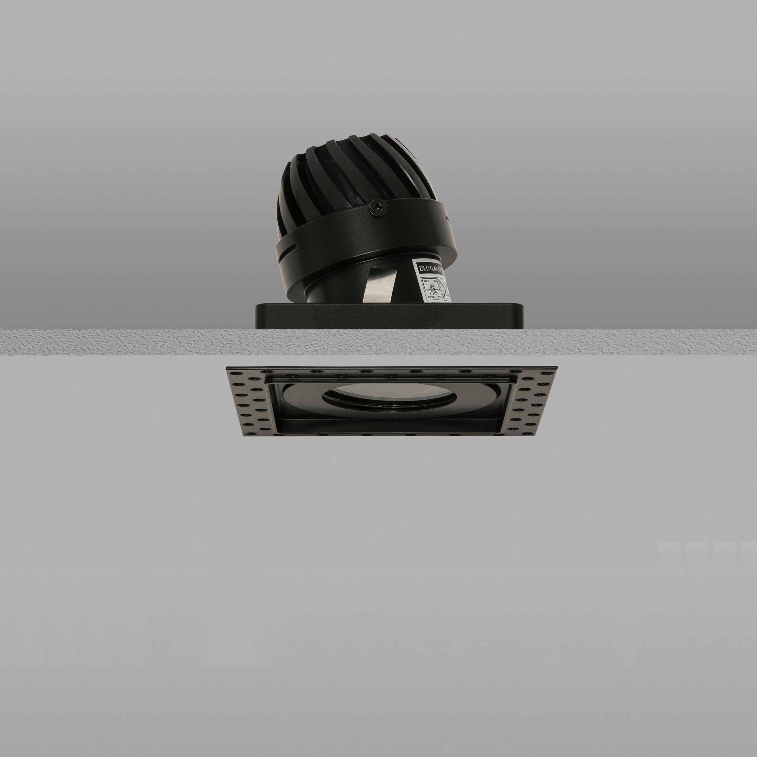 Vertoon produk AquaSquare Trimless 50 Black Medium 2700K van vervaardiger John Cullen Lighting