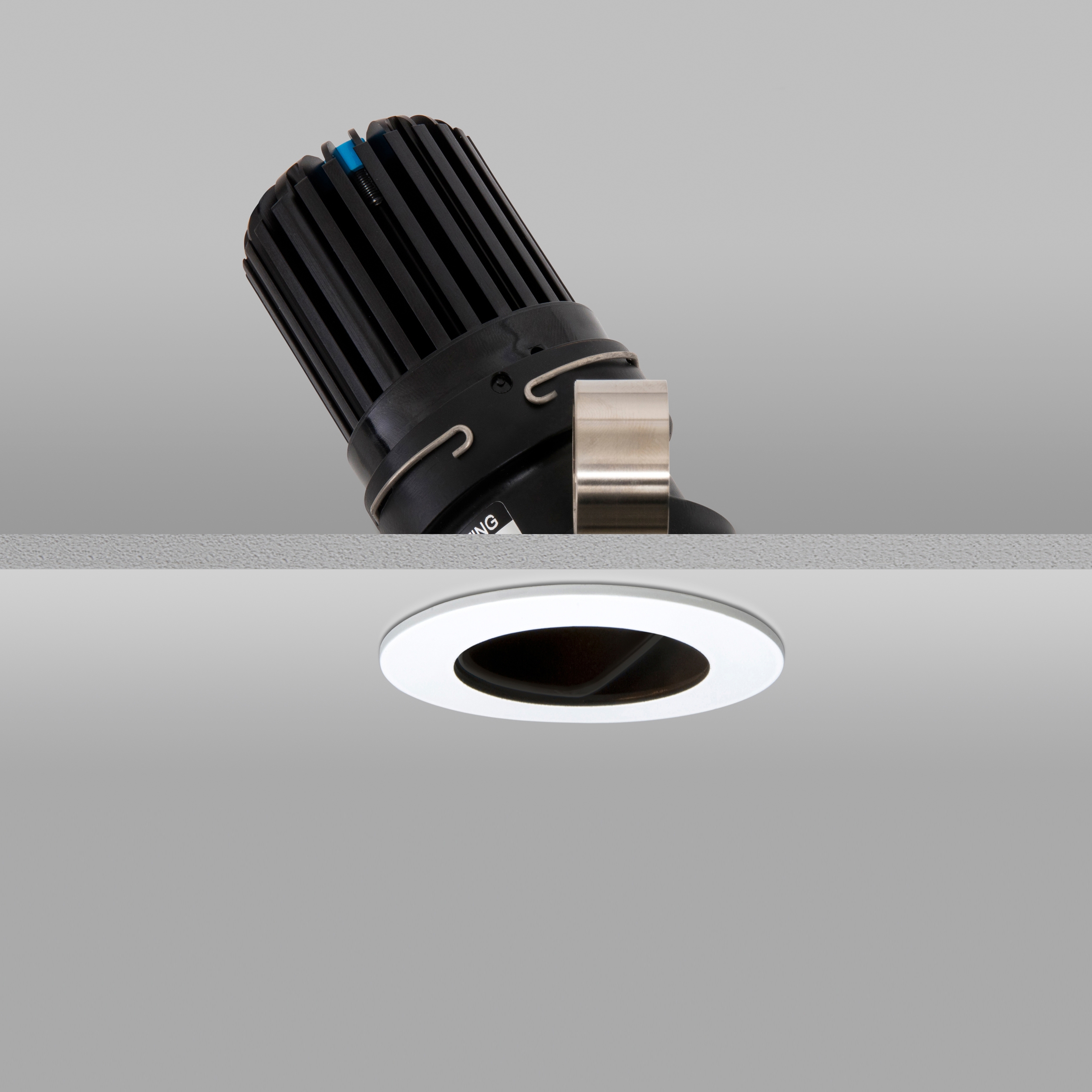 Produkt Flush 50+ White Wide 3000K Flush Plaster-in des Herstellers John Cullen Lighting anzeigen