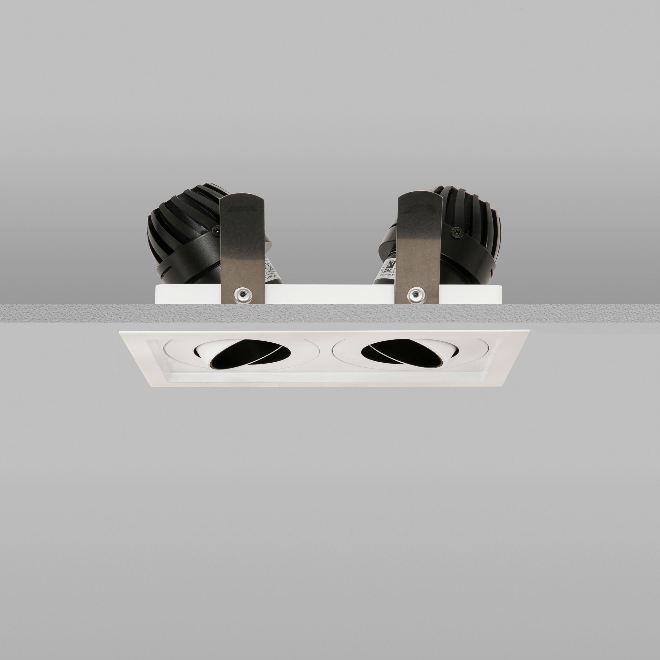 Produkt Square Double Trim 50 White Medium 2700K des Herstellers John Cullen Lighting anzeigen
