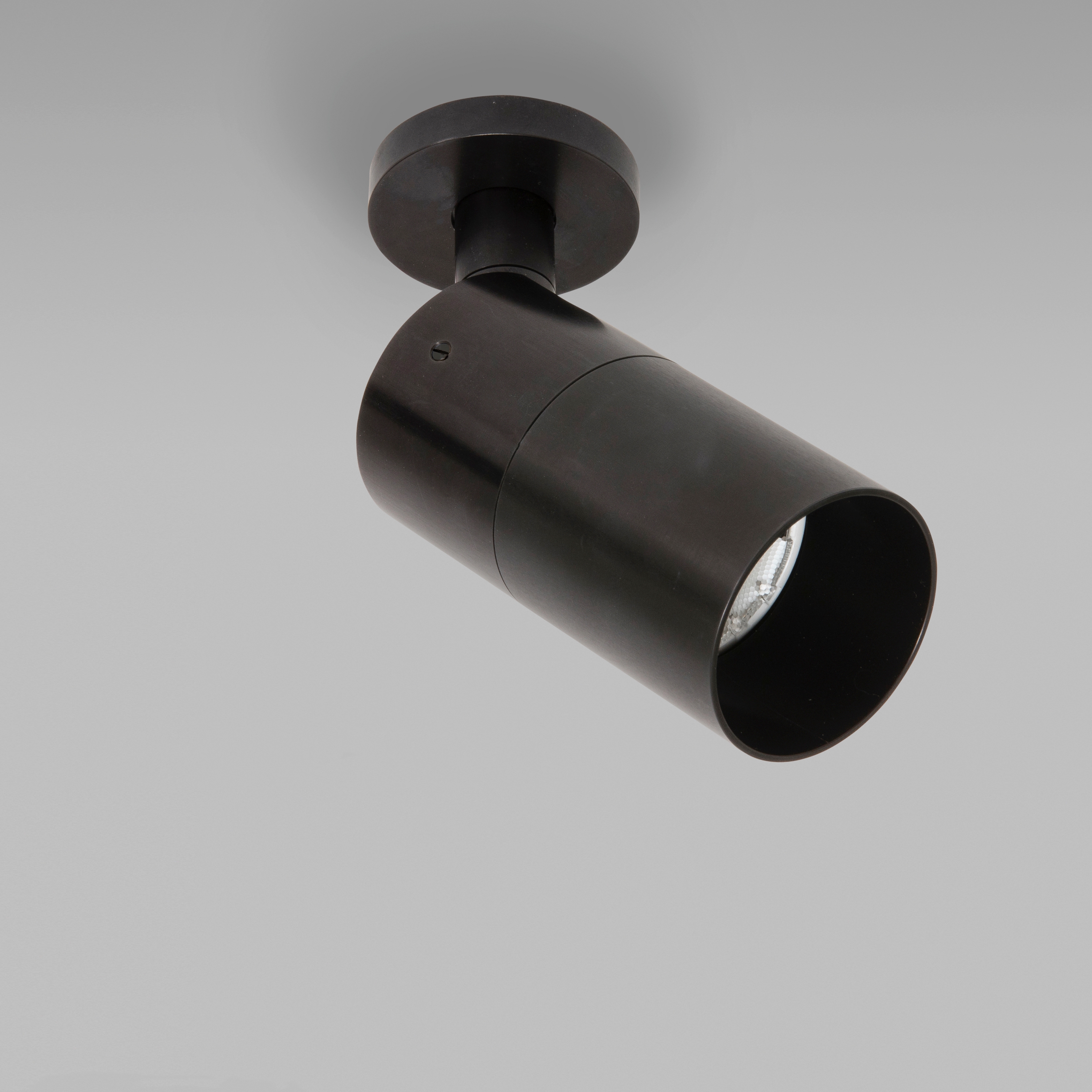 Produkt Vorsa Port 50 Black Narrow 2700K des Herstellers John Cullen Lighting anzeigen
