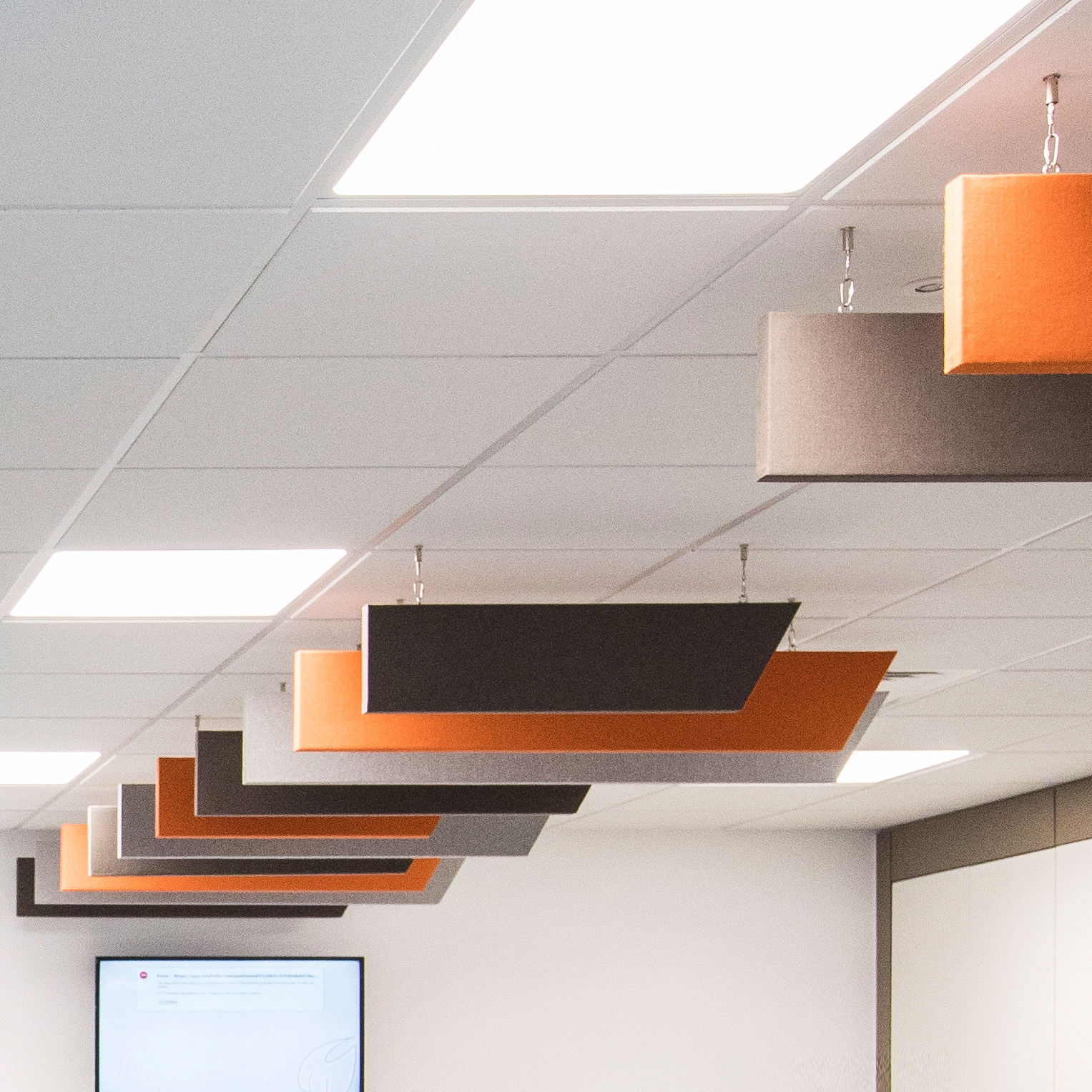 Mostra il prodotto Class Bespoke Penstripe del produttore Soundtect