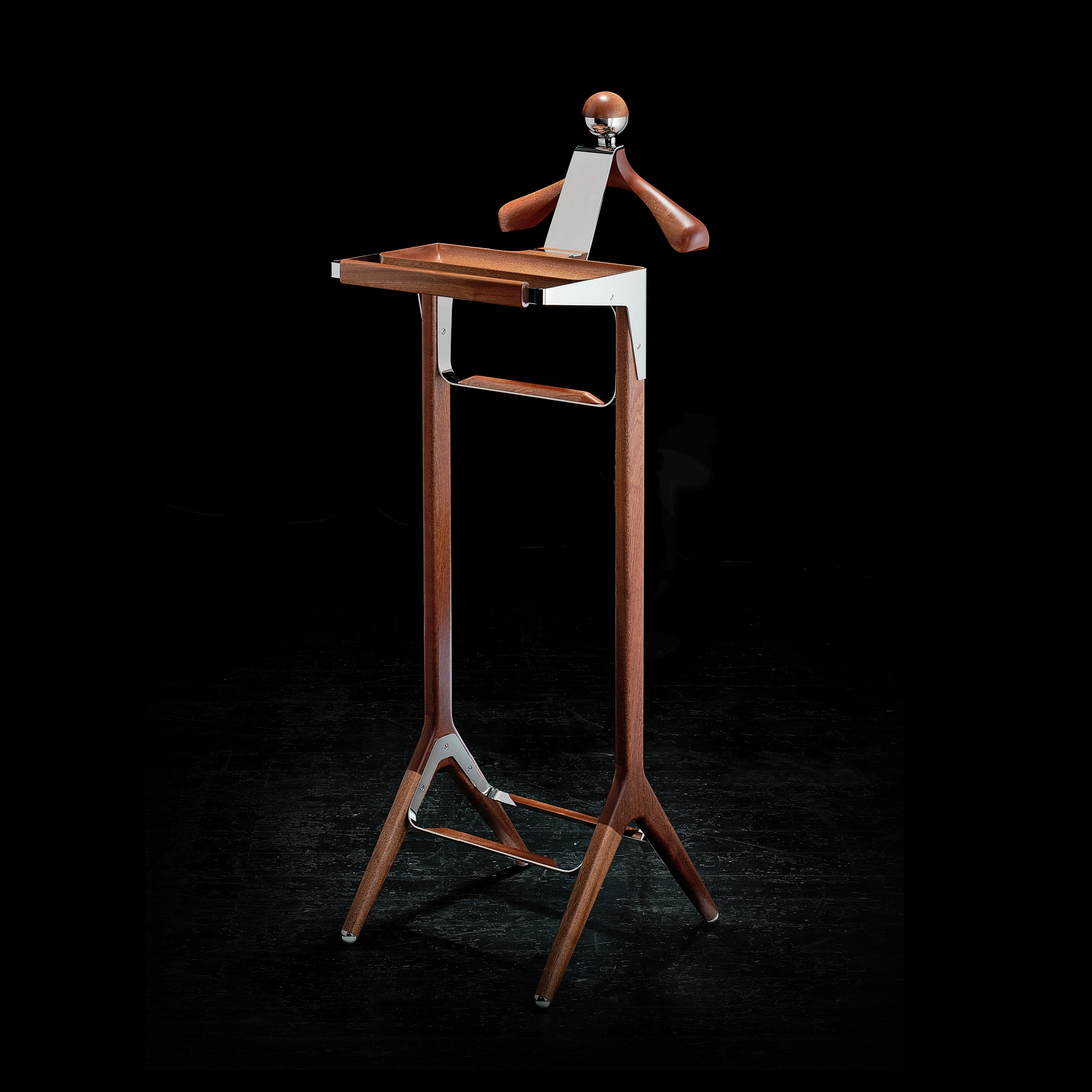 Mostra il prodotto The Classical Valet Stand SS del produttore Honorific