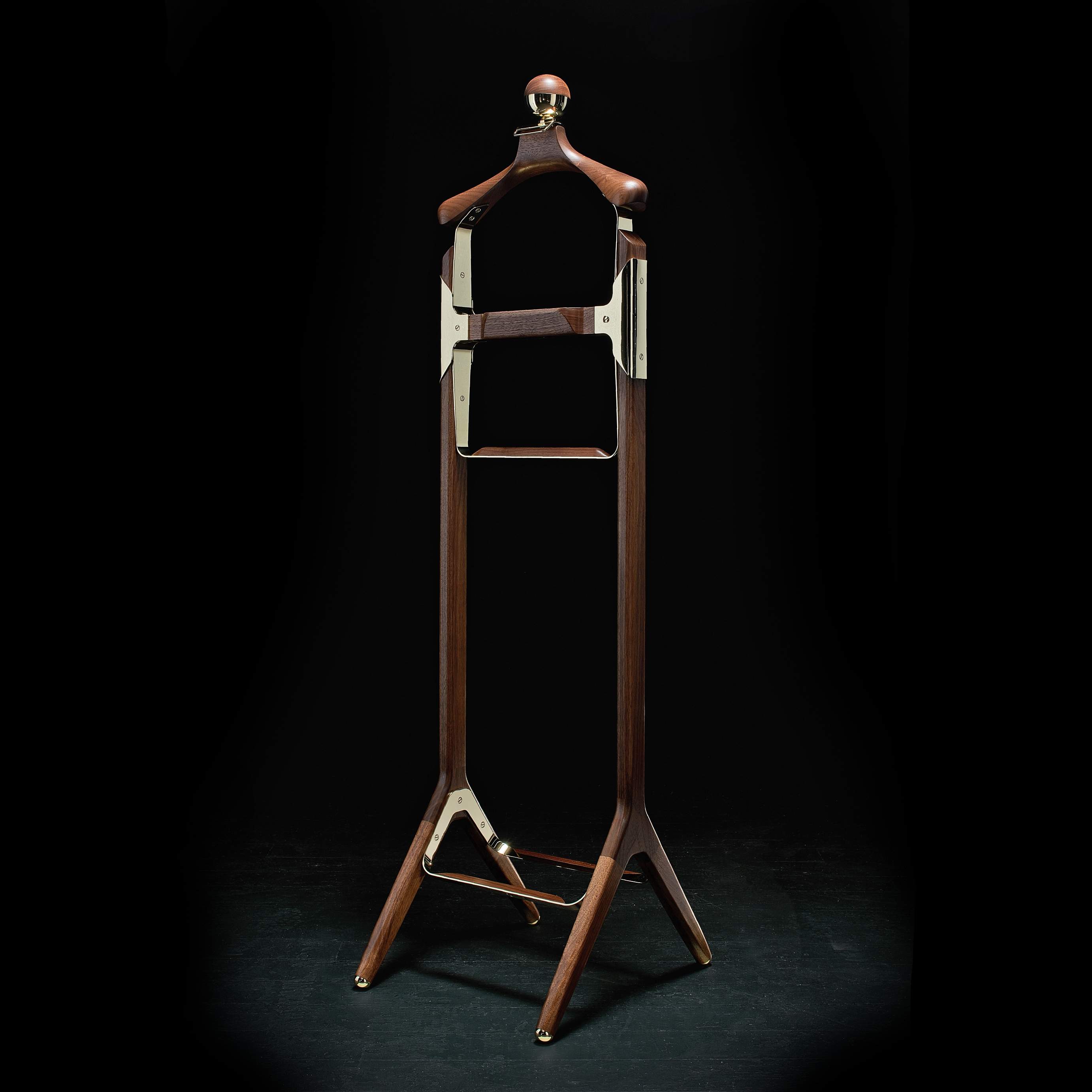 Mostra il prodotto The Permanent Style Valet Stand del produttore Honorific