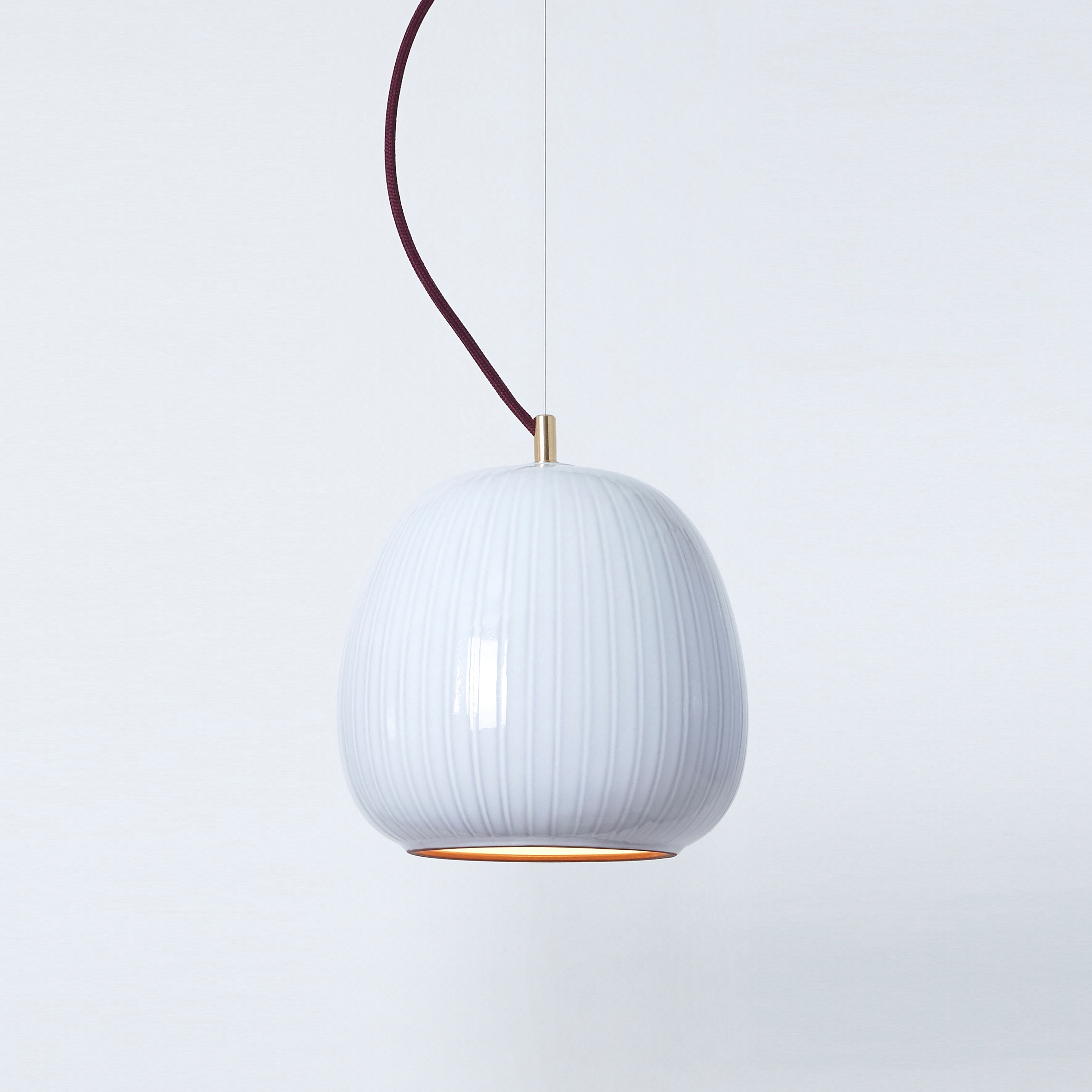 Mostrar el producto Gooseberry Pendant (Medium) del fabricante Hand & Eye Studio