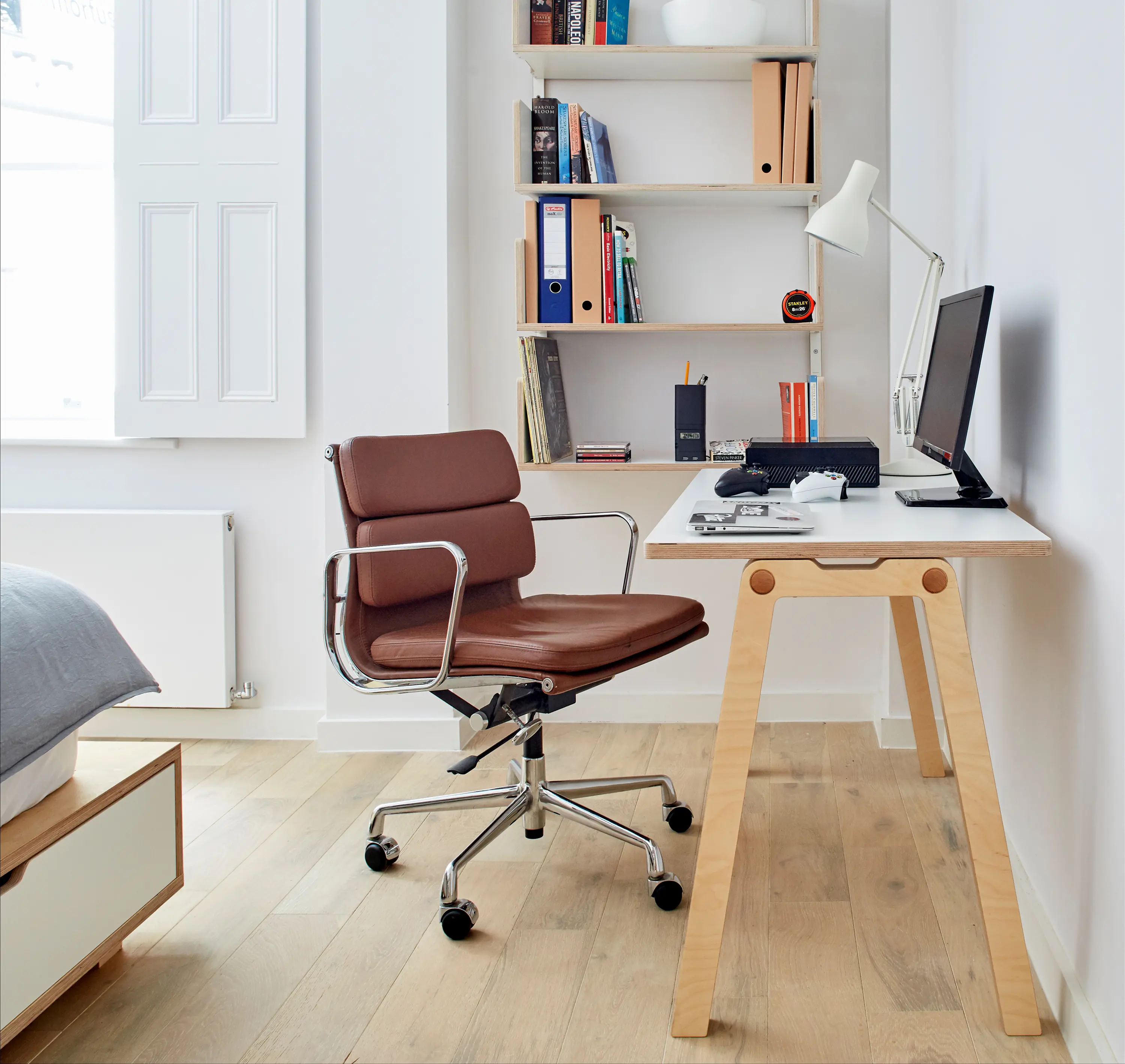 Morfus - Emmi Table