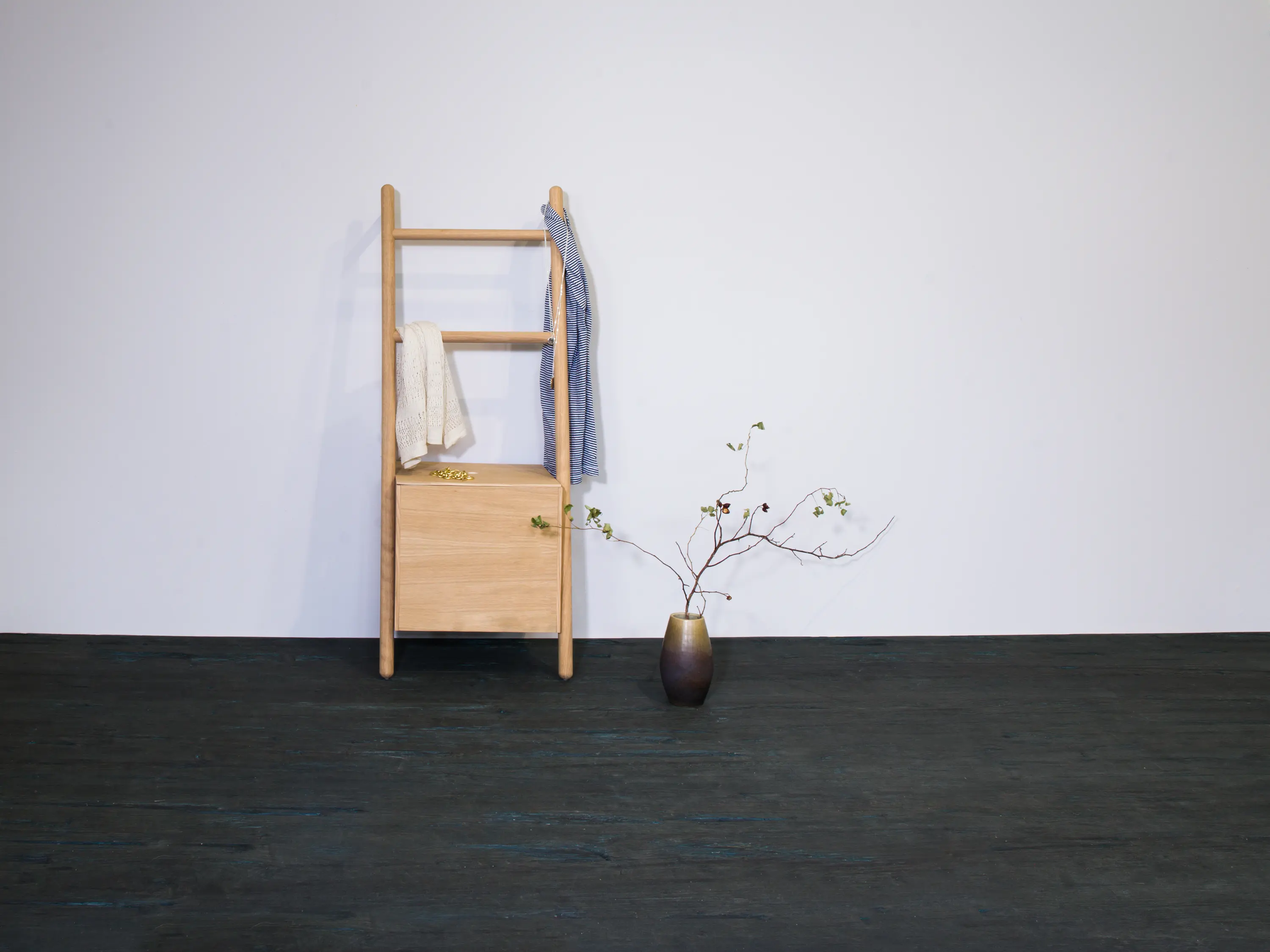 Kommod - LOKKS ladder-shelf
