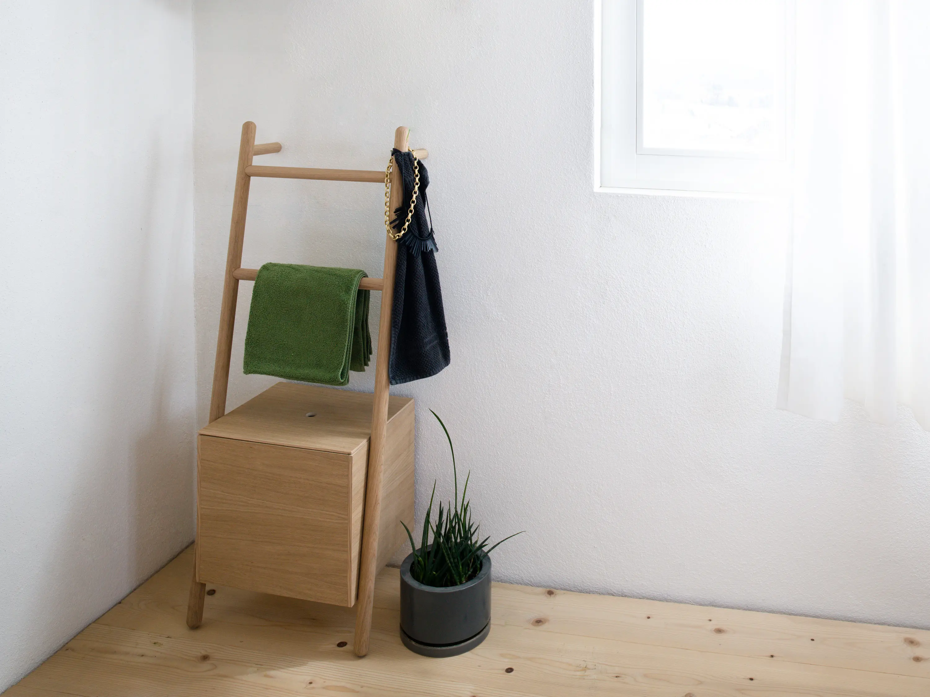 Kommod - LOKKS ladder-shelf