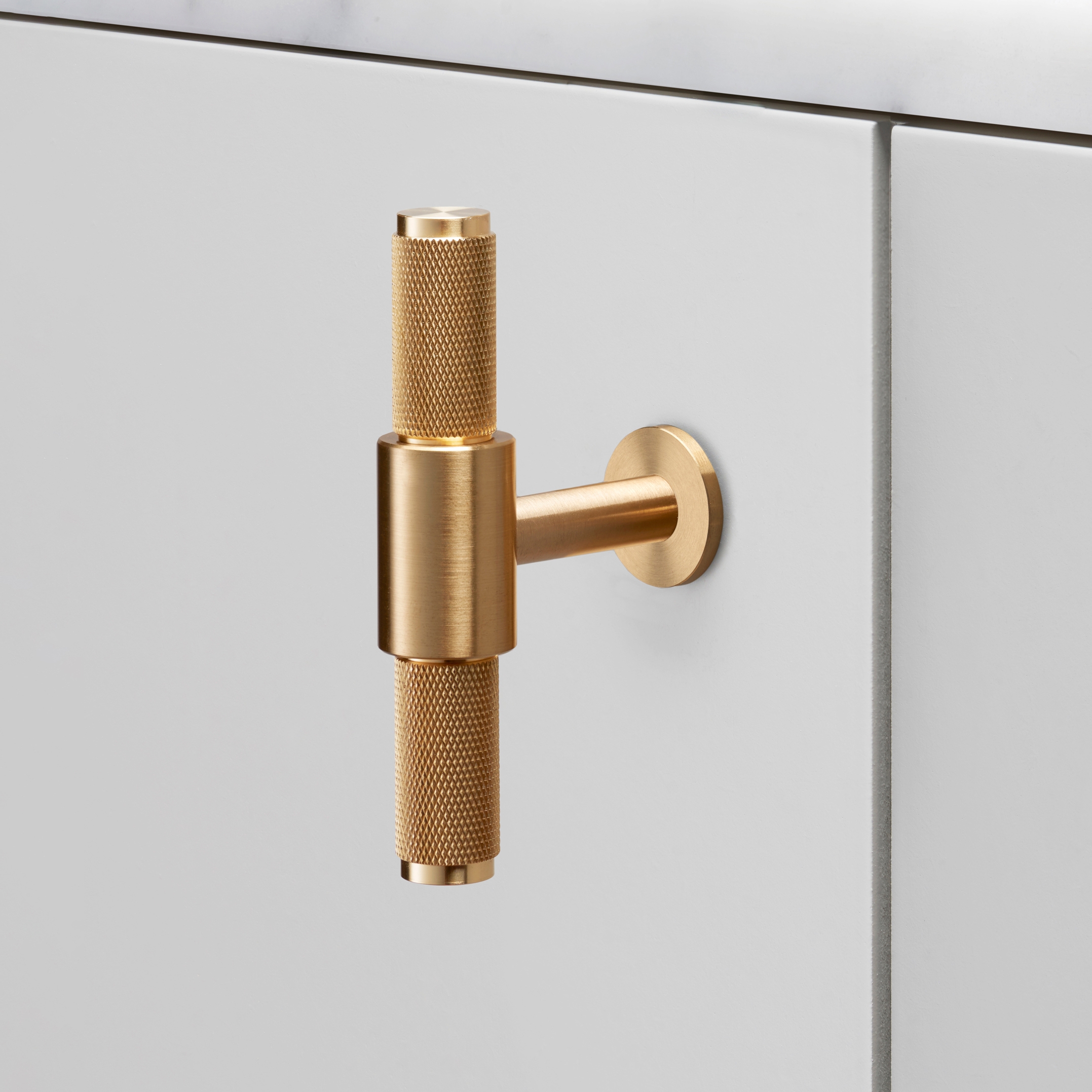 Mostra il prodotto Cabinet Hardware | T Bar del produttore Buster + Punch