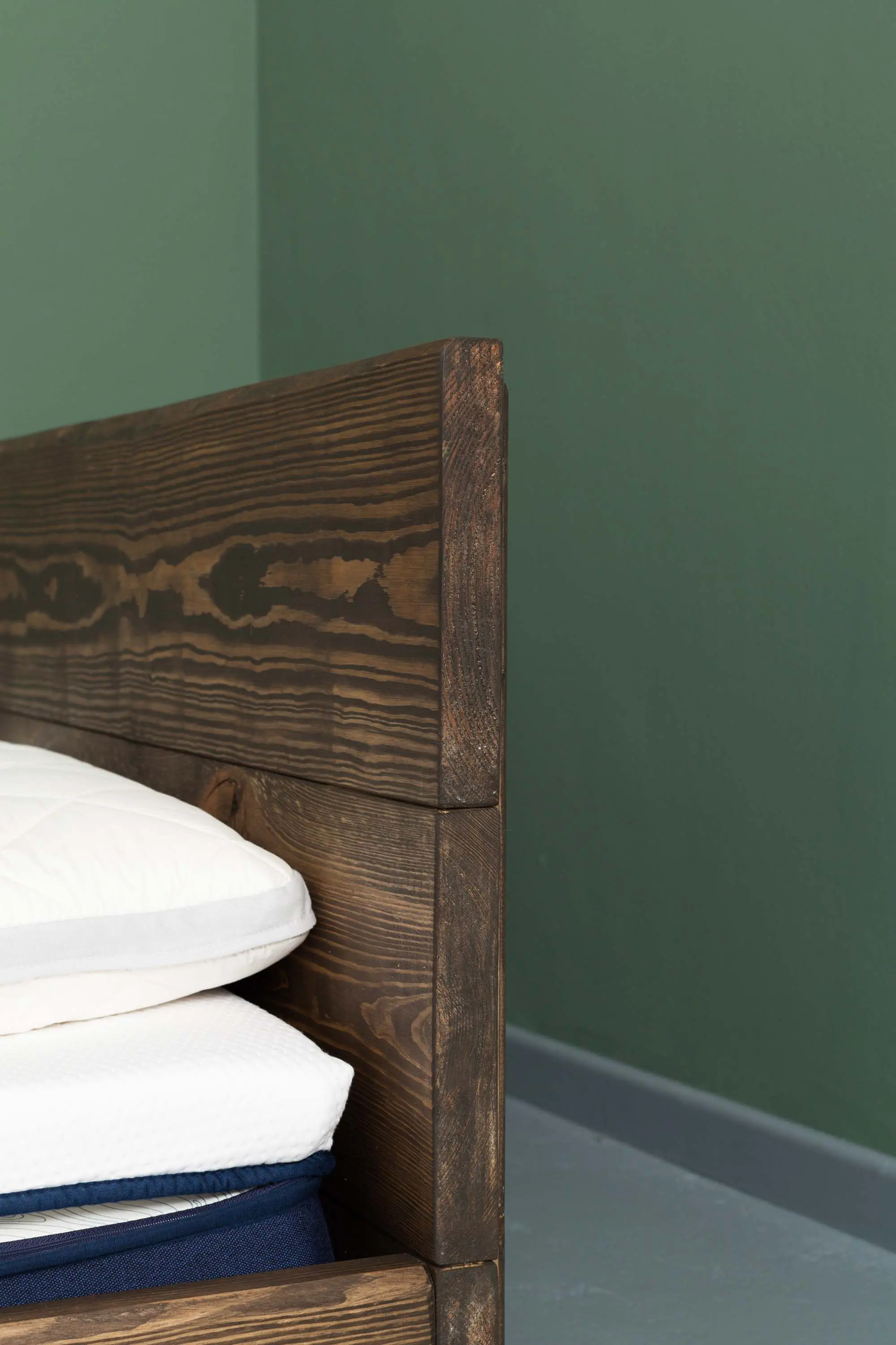 JOHANENLIES - Céreste With Headboard