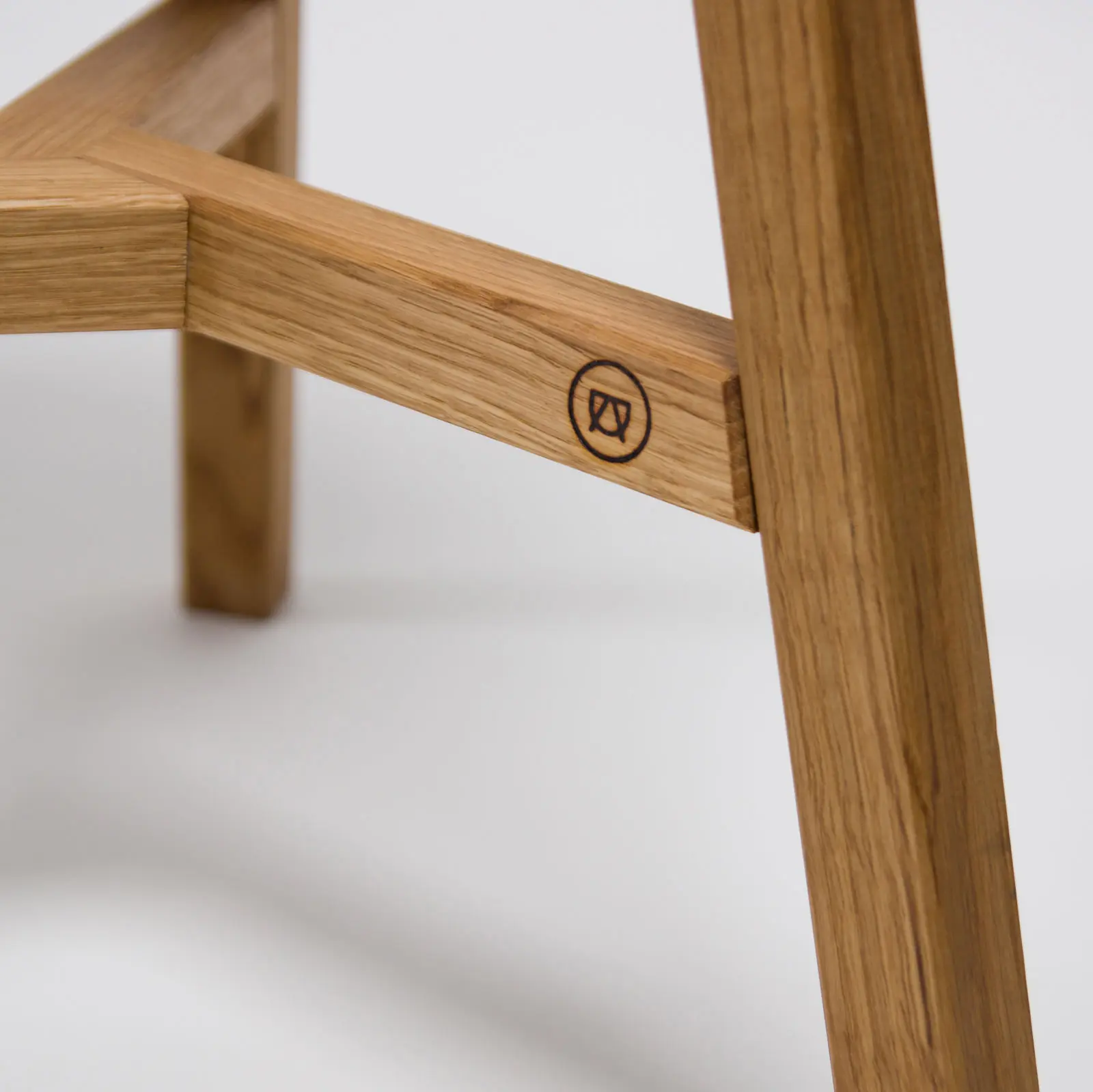 Anton Doll - Lia Barstool