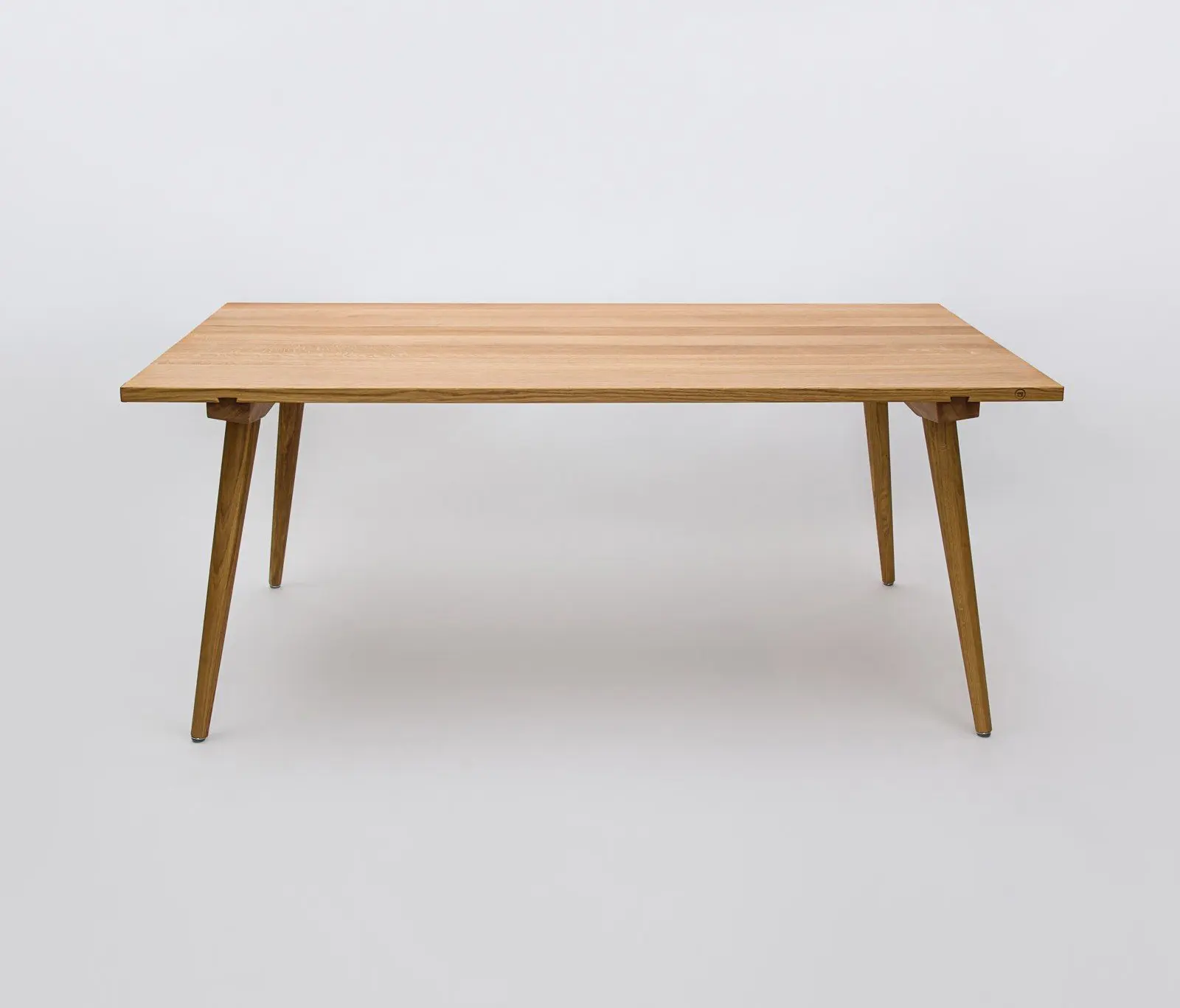 Anton Doll - Nikklas Table