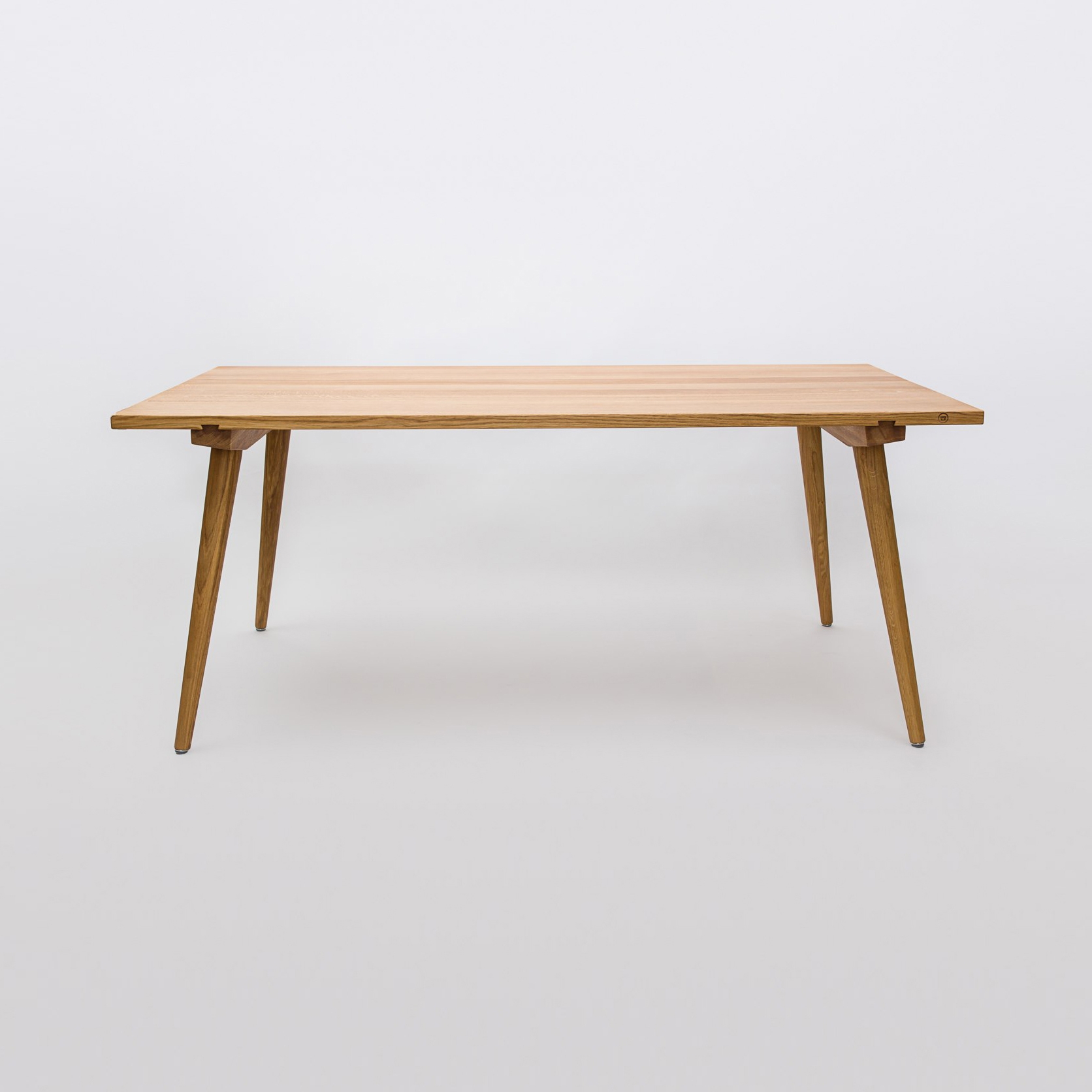 Produkt Nikklas Esstisch des Herstellers Anton Doll anzeigen