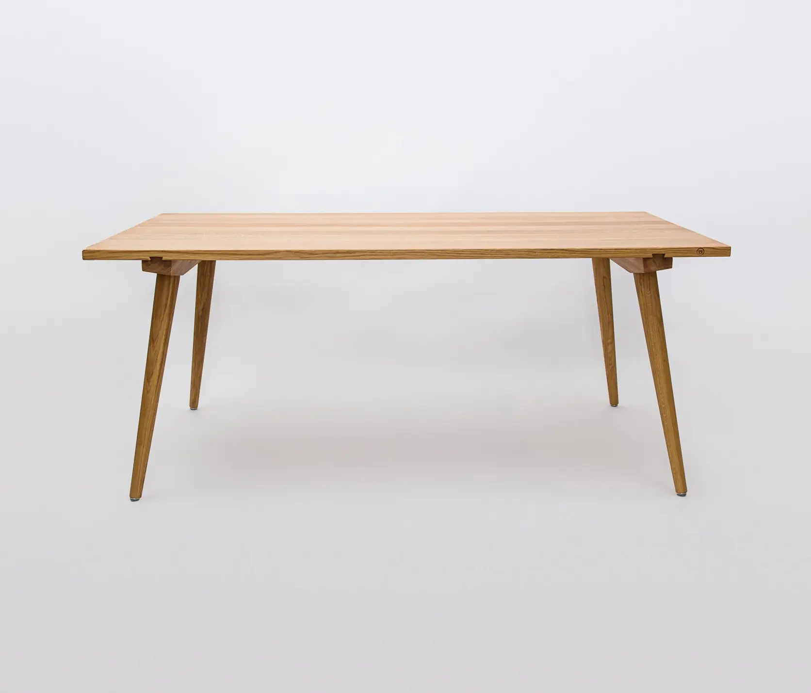 Anton Doll - Nikklas Table