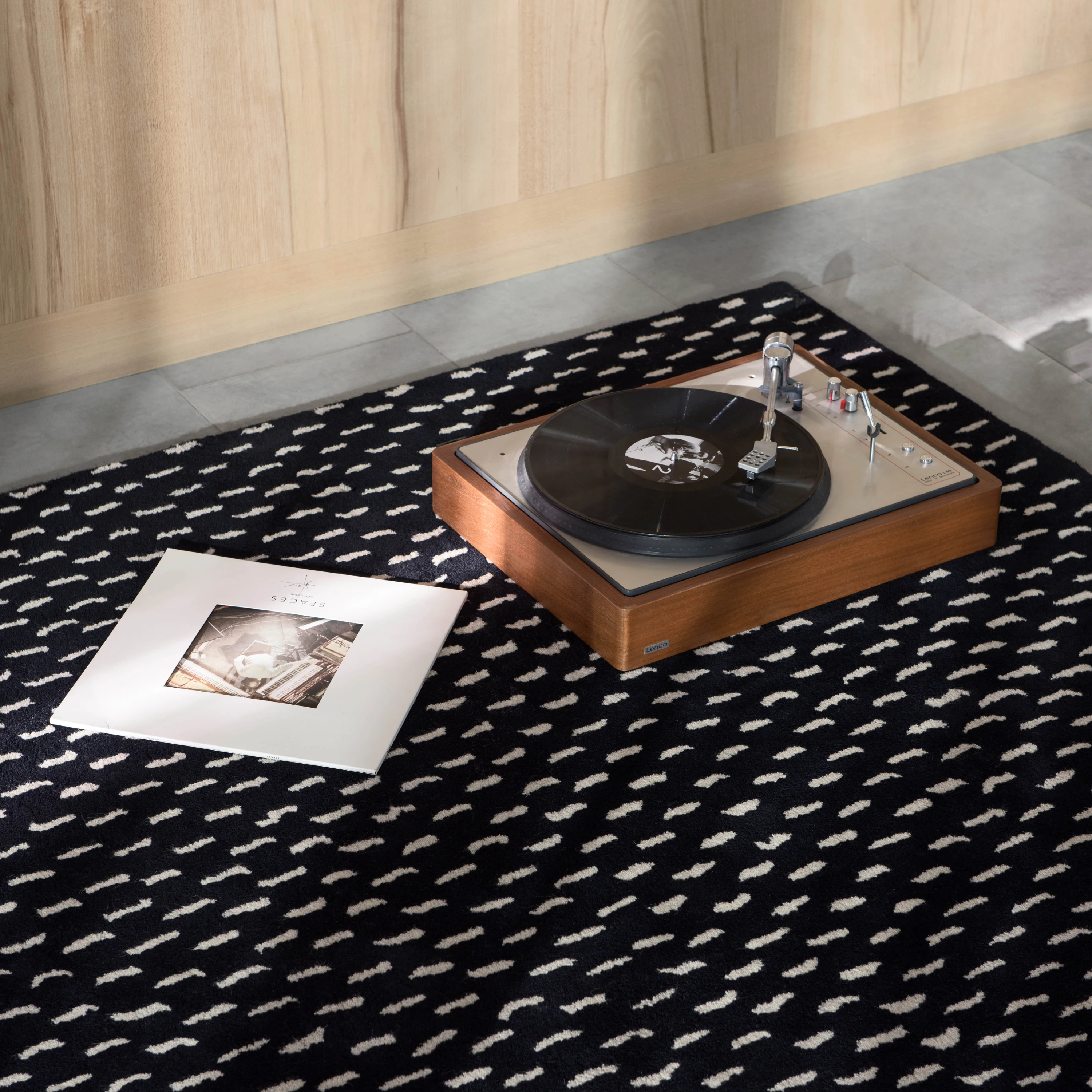 RUGS