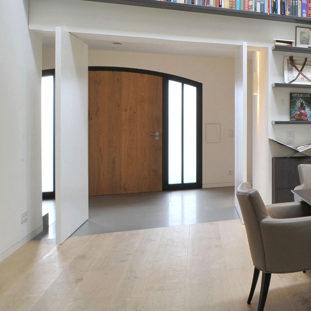Display product System M | Wooden Pivot Door from manufacturer FritsJurgens