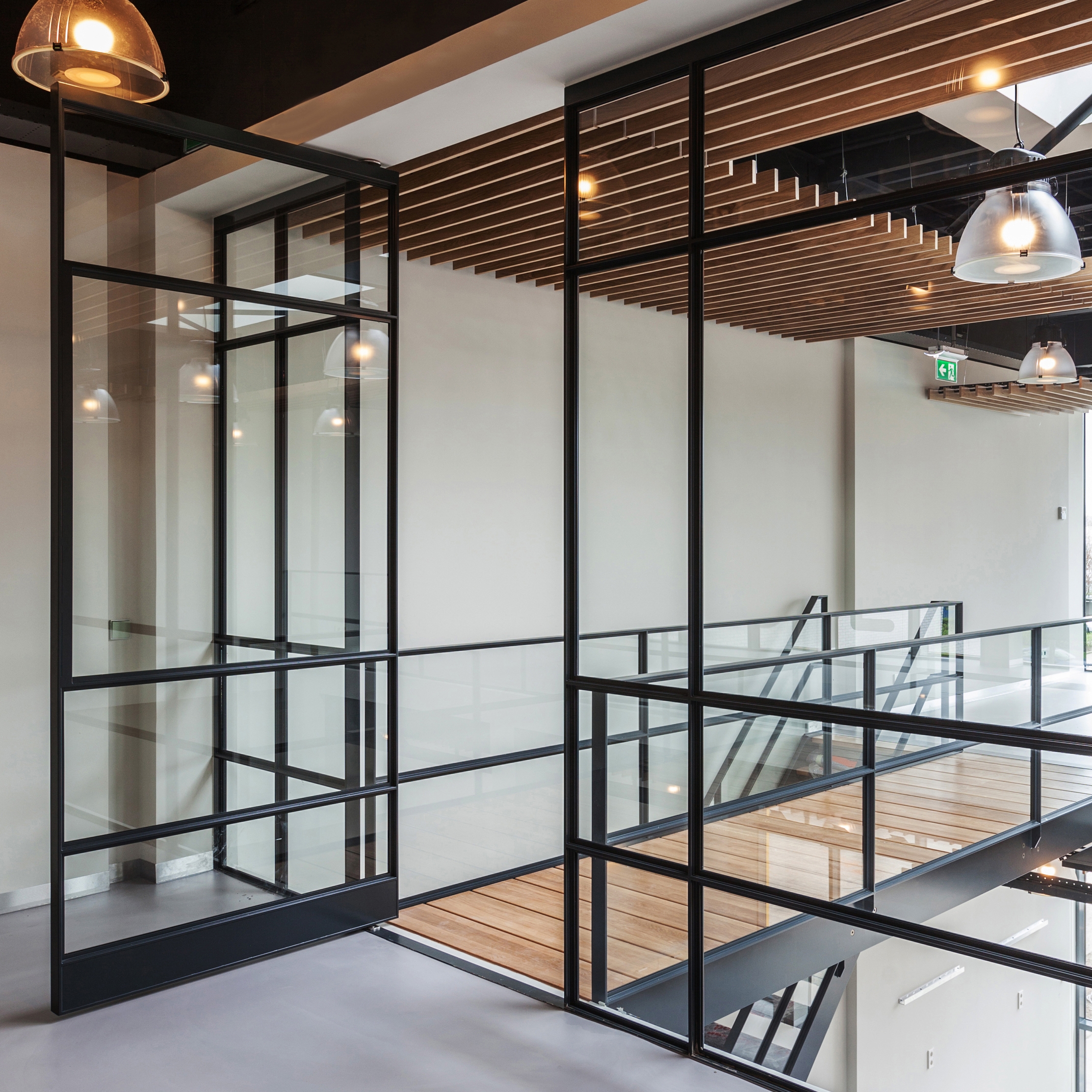 Produkt System M | Steel Pivot Door des Herstellers FritsJurgens anzeigen