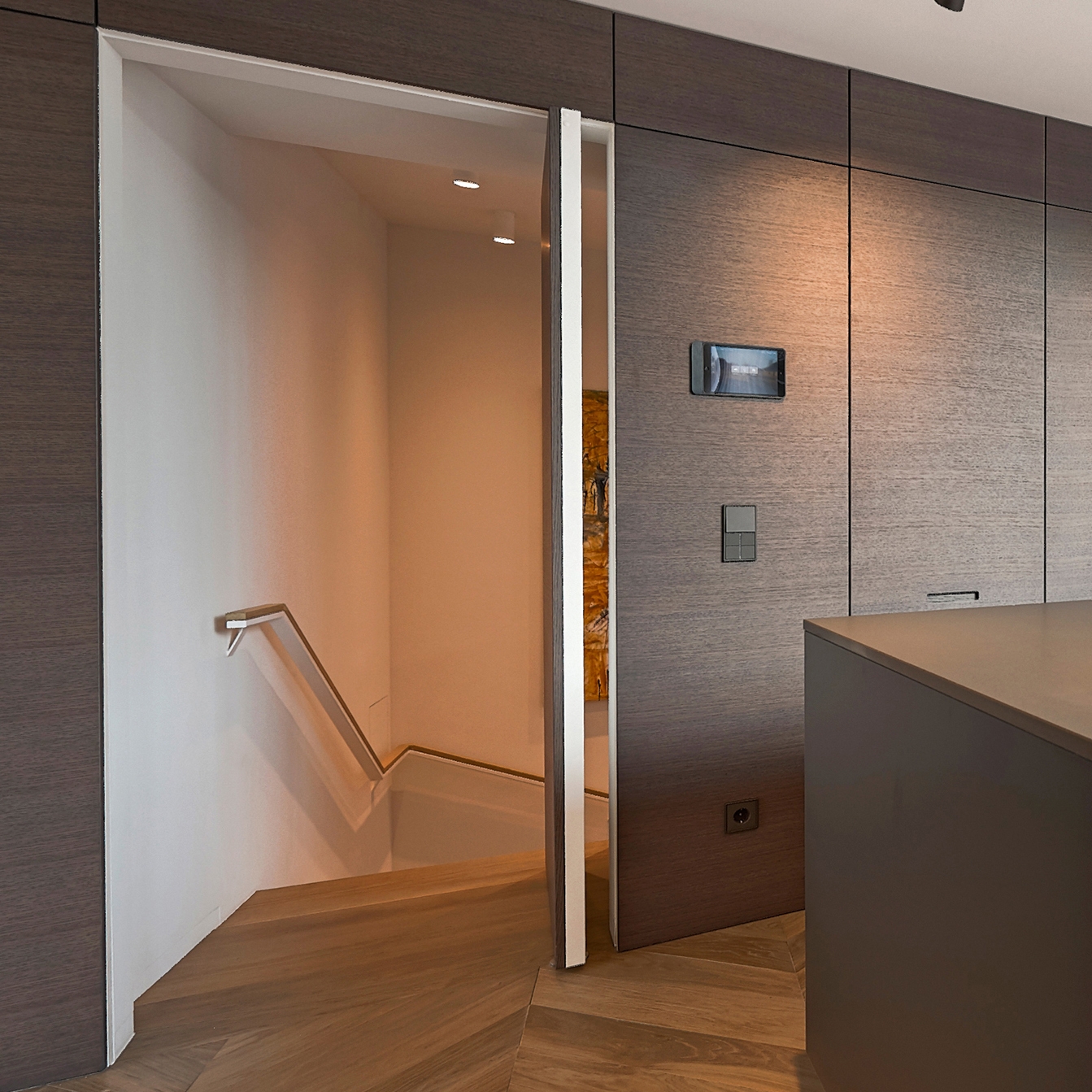 Produkt System M | Invisible Pivot Door des Herstellers FritsJurgens anzeigen