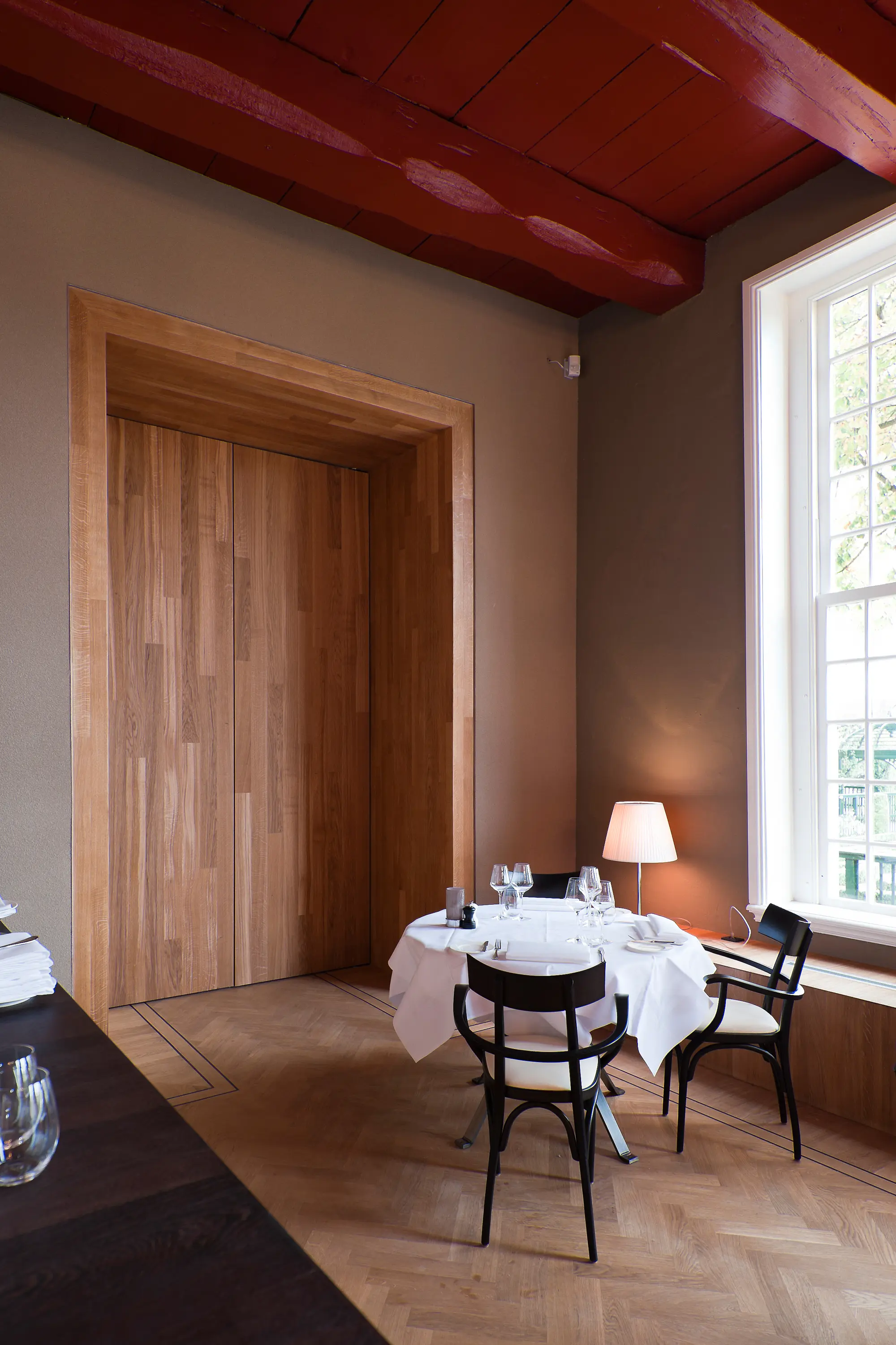 FritsJurgens - System M | Wooden Pivot Door