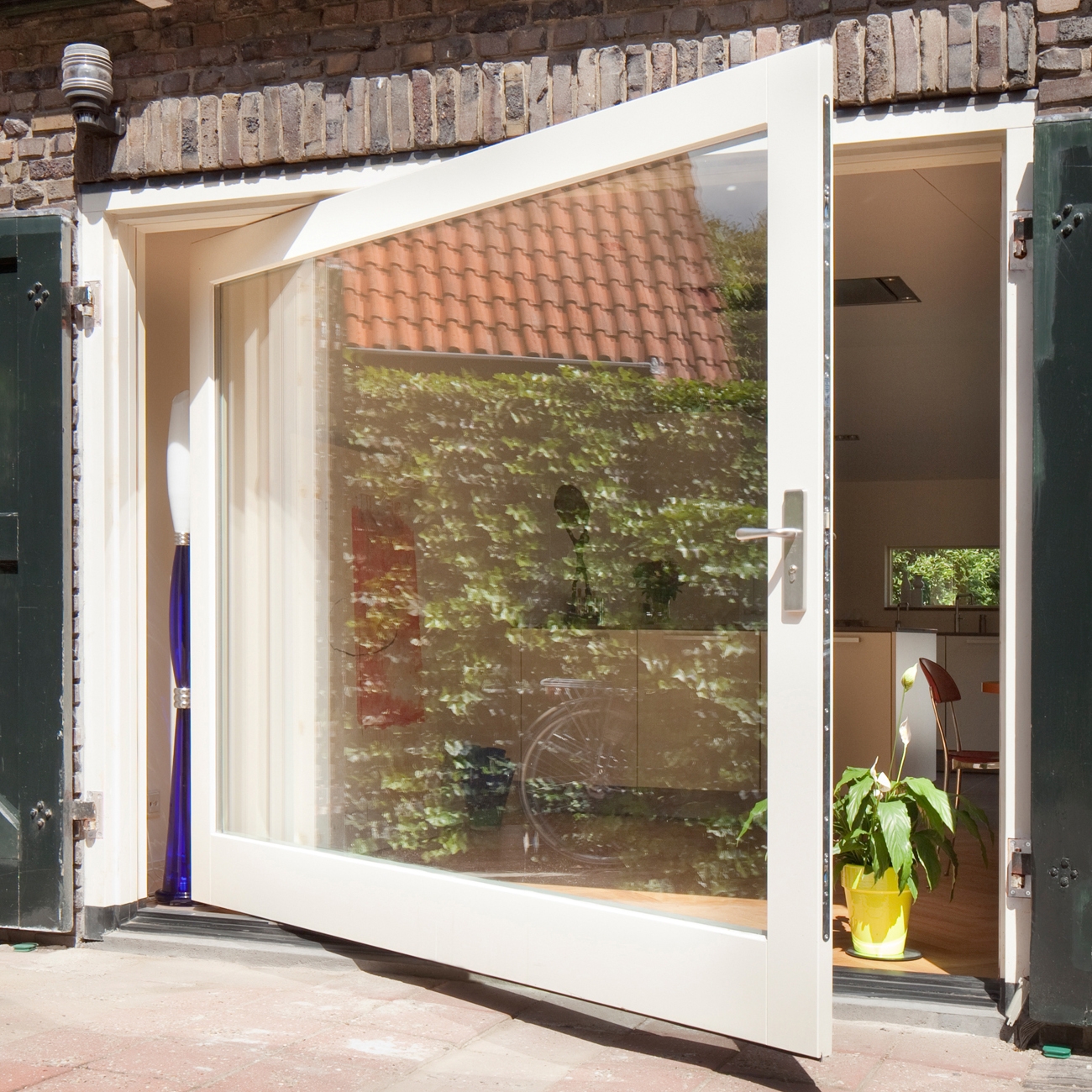 Produkt System One | Pivoting Exterior Door des Herstellers FritsJurgens anzeigen