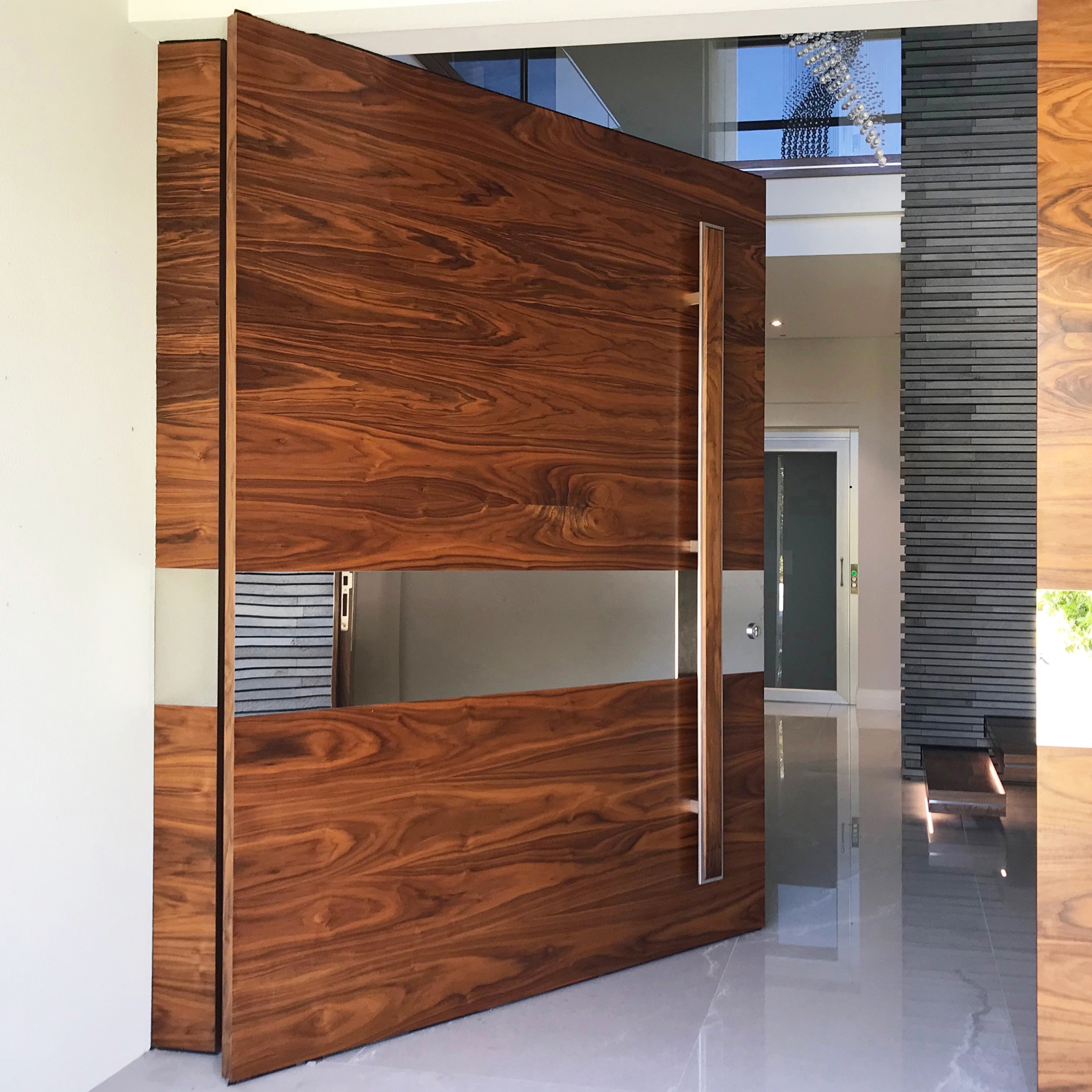 Produkt System One | Pivoting Front Door des Herstellers FritsJurgens anzeigen