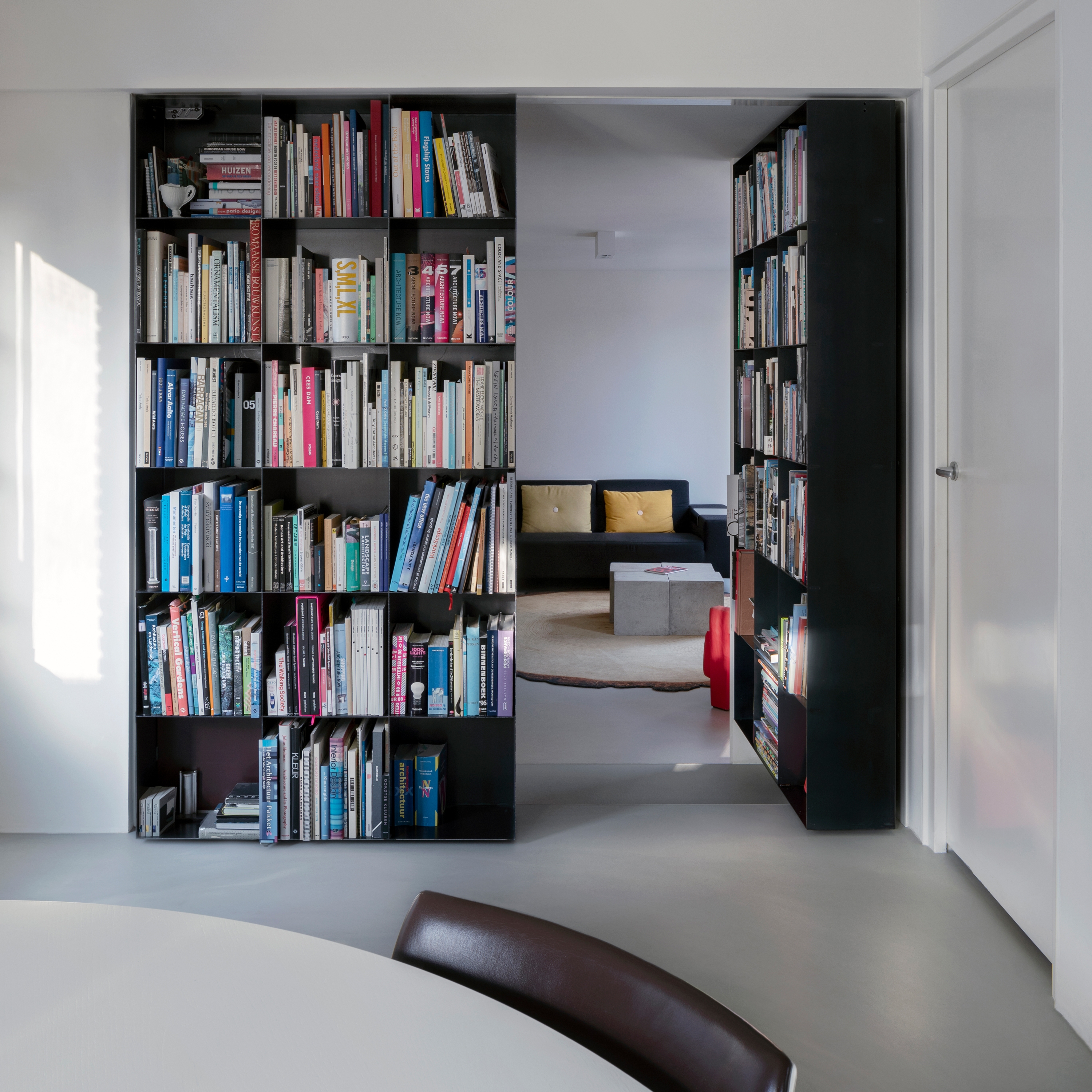 Display product System 3 | Pivoting Bookshelf Doors from manufacturer FritsJurgens
