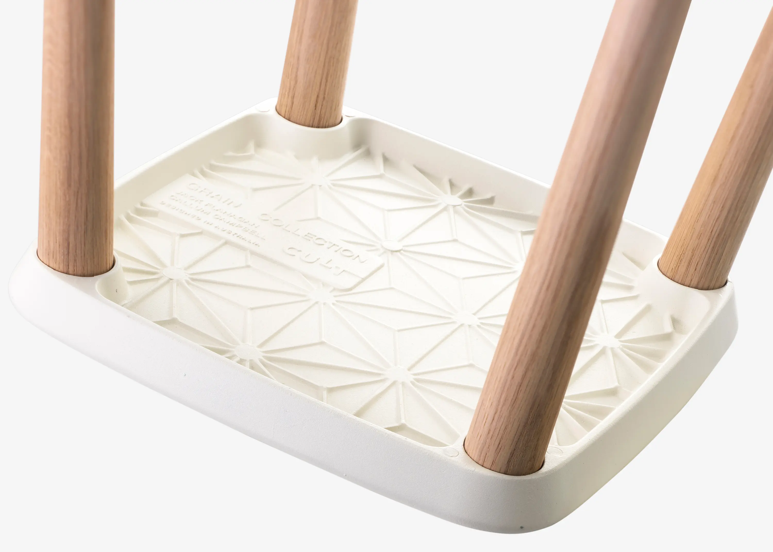 nau design - Grain Stool