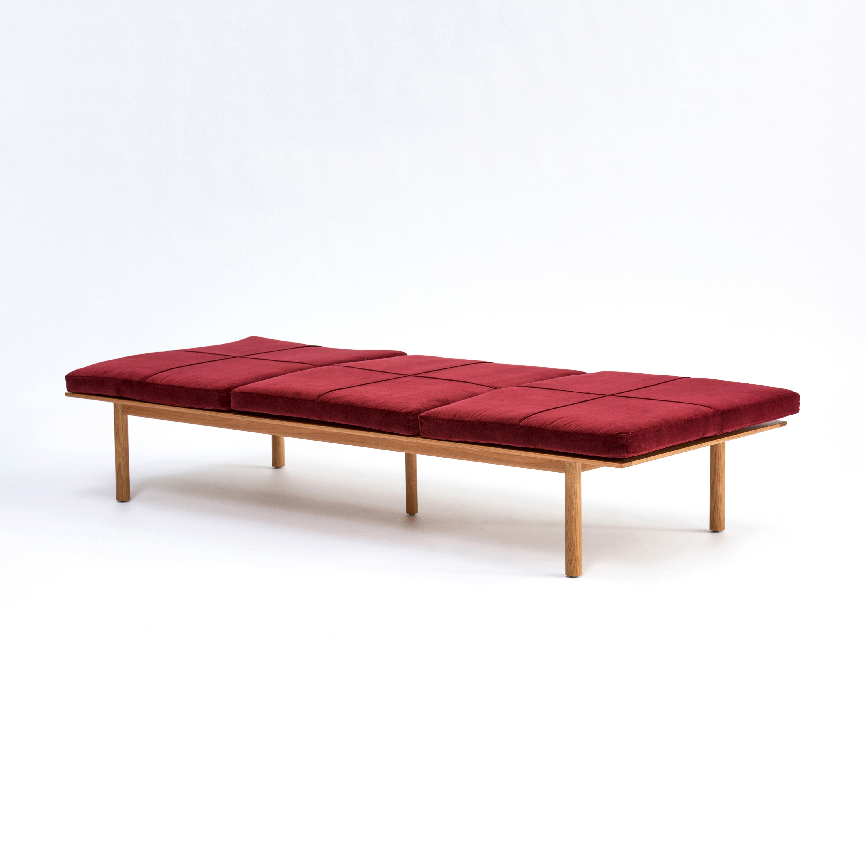 Display product Bilgola Daybed from manufacturer nau design