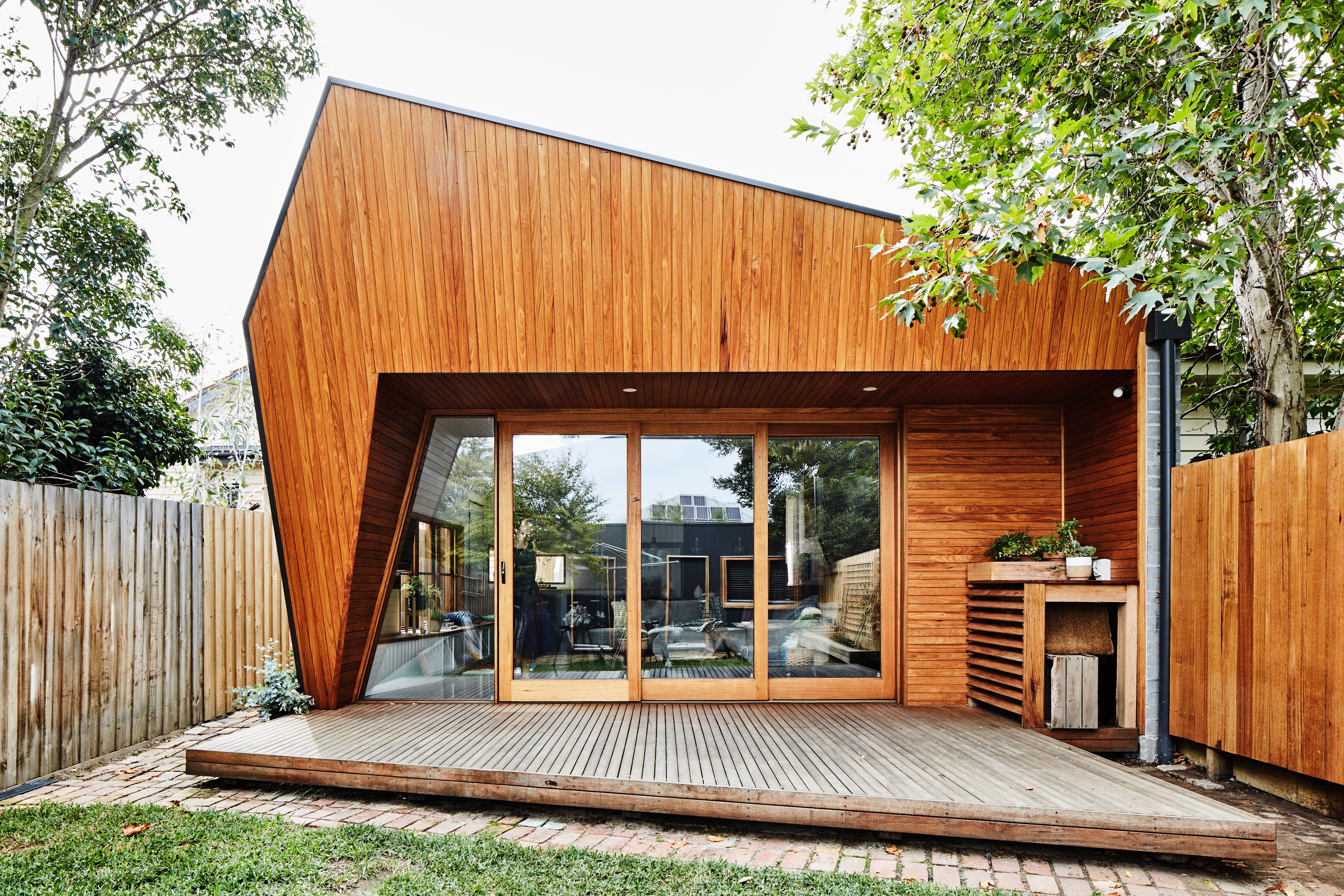 Lire à propos du projet Split End House