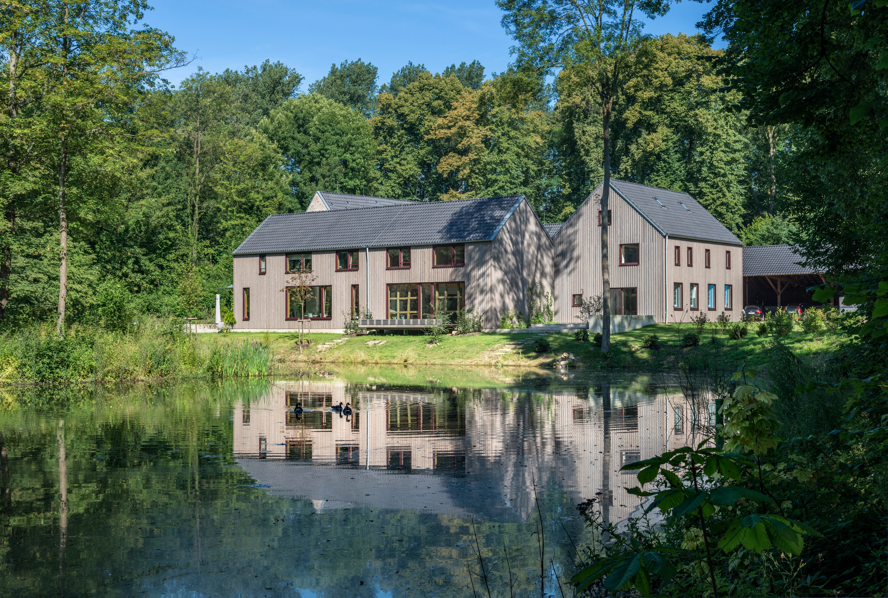 Leer sobre el proyecto 4 Houses = 1 Courtyard the Feldhof in Bachem near Cologne, Germany