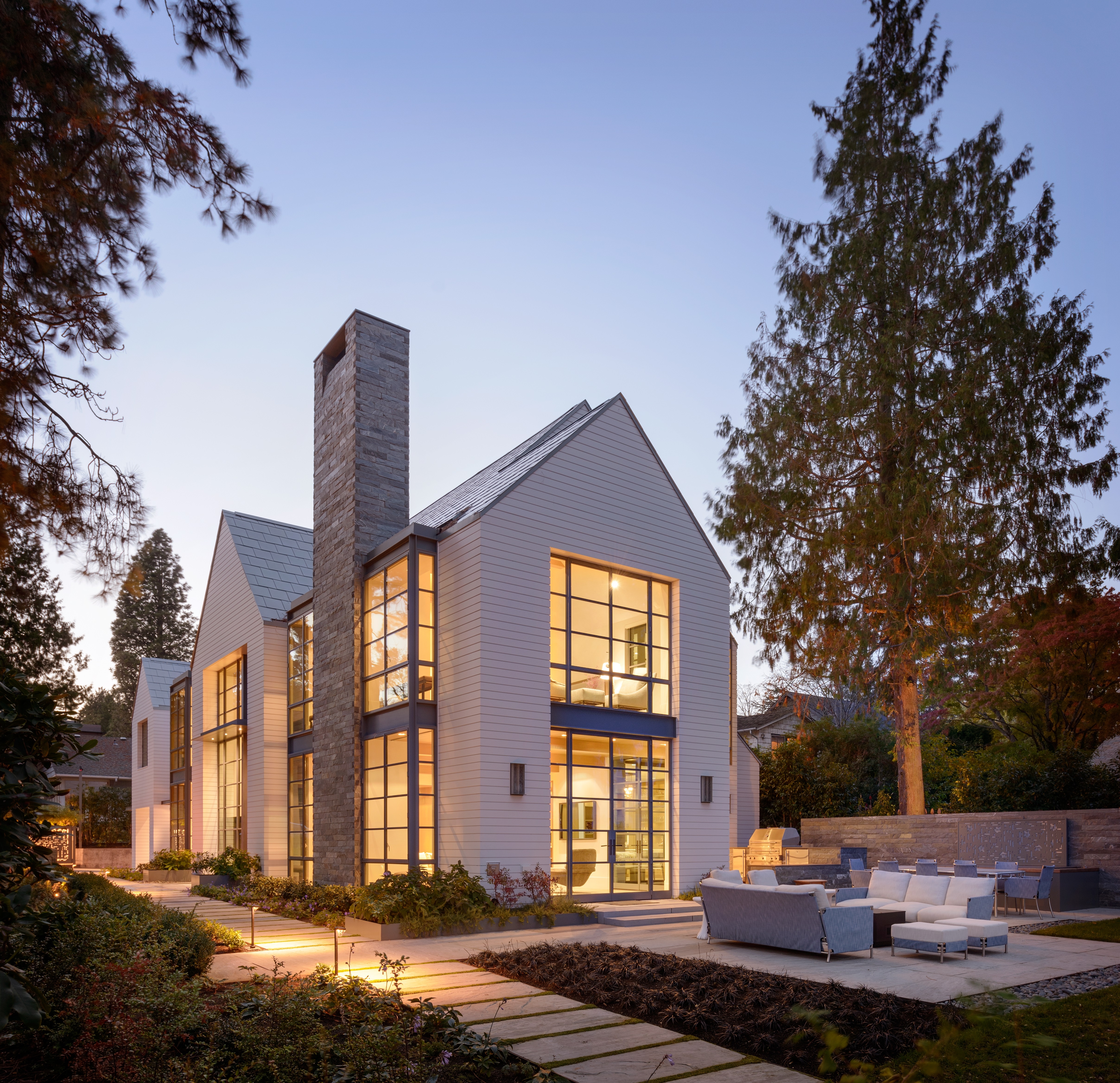 Erfahre mehr über das Projekt Lake Cove Residence