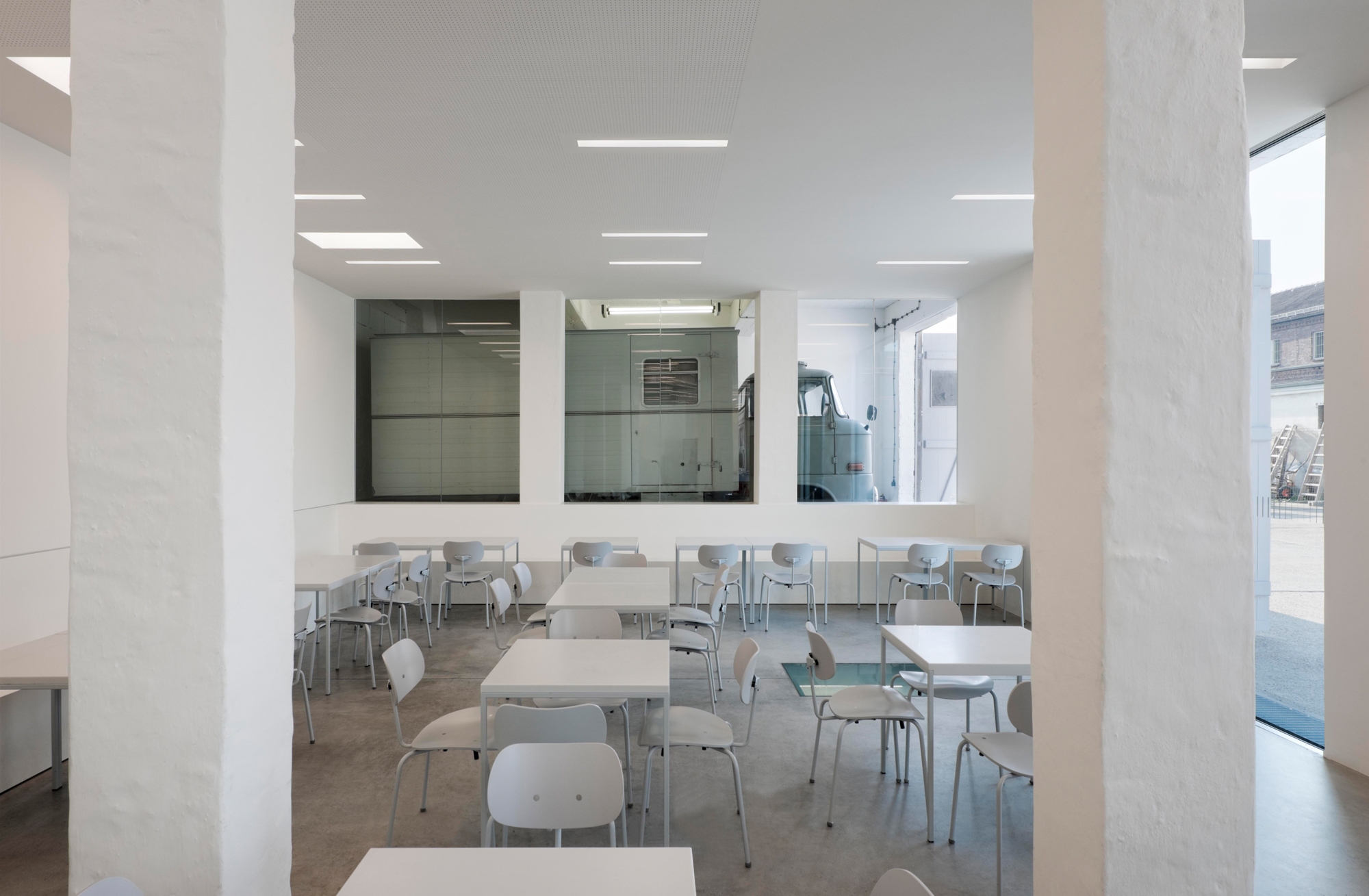 Lees oor projek Berlin-Hohenschönhausen Memorial