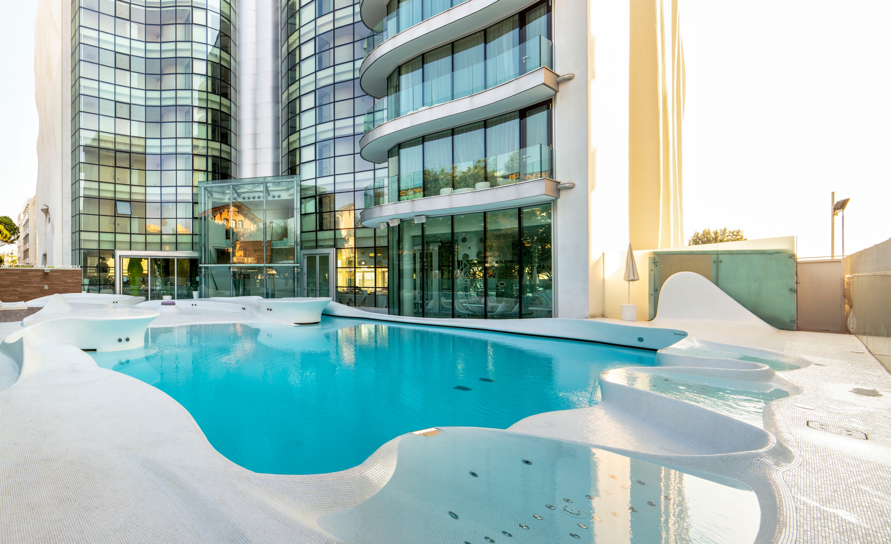 Read about project i-CE AGE pool / i-SUITE Hotel
