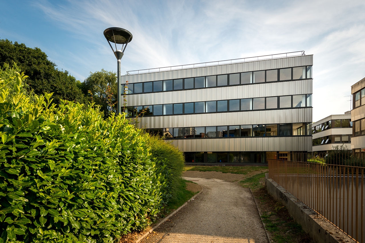 Read about project Landmark refurbishment with Granite® Silky Shine