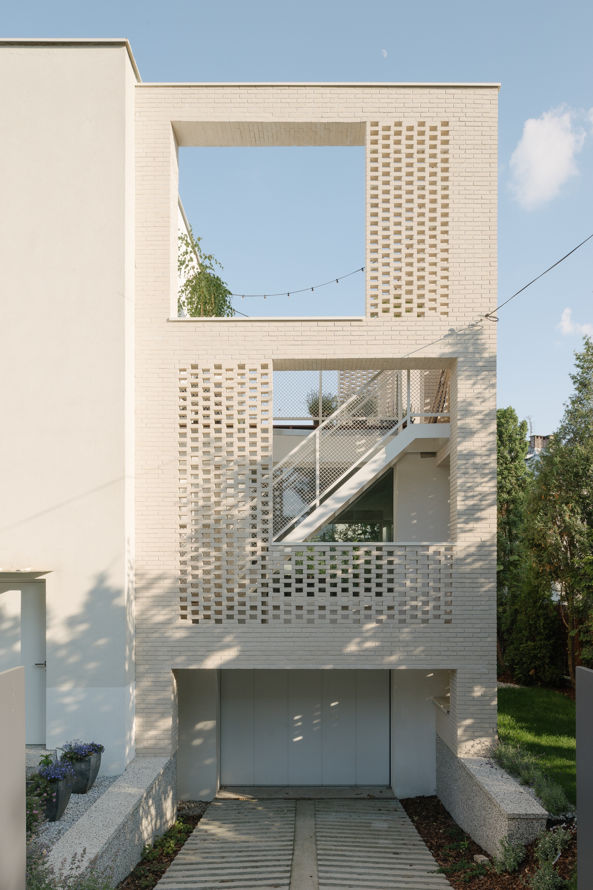 Lire à propos du projet House for W